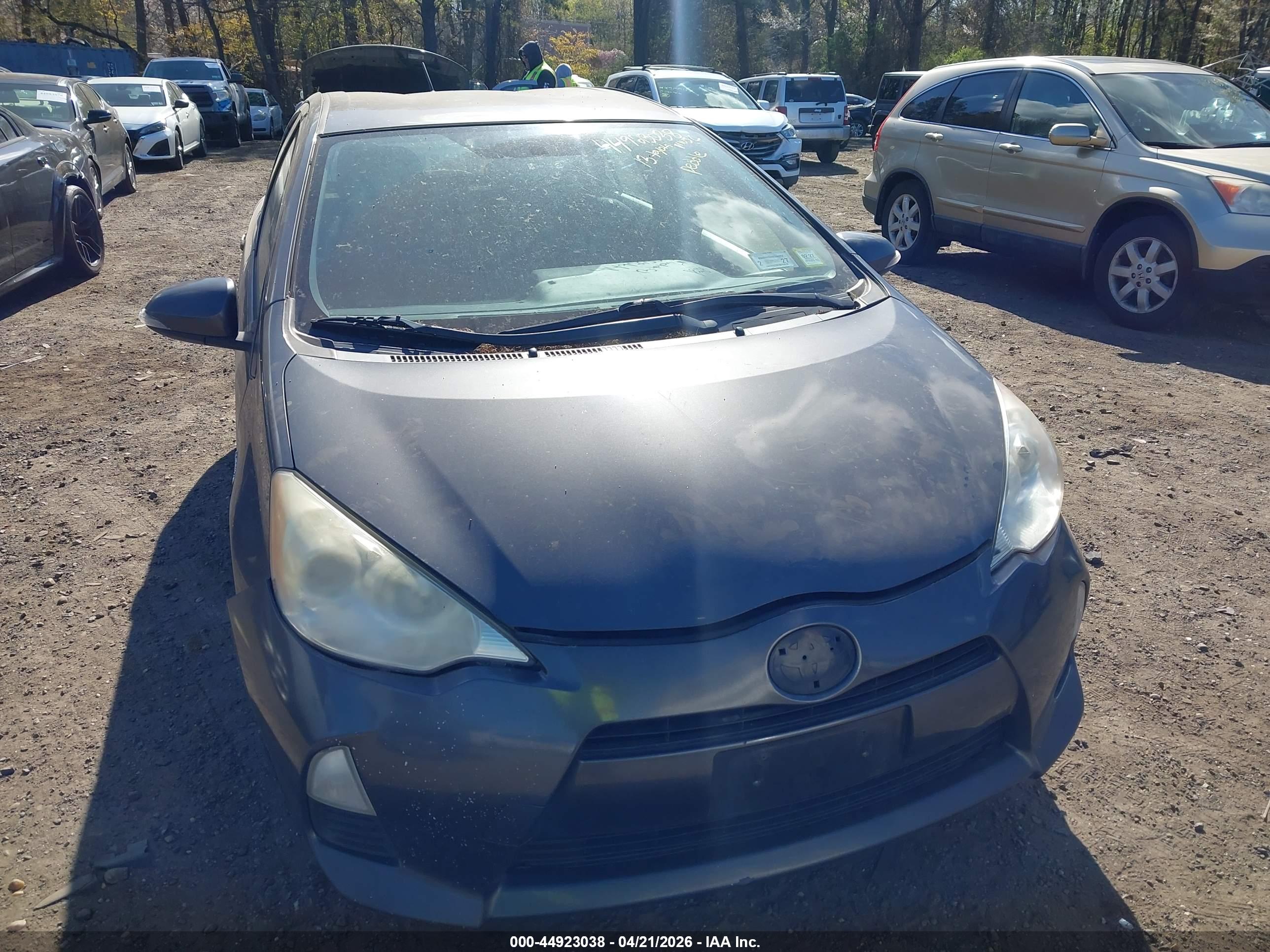 TOYOTA PRIUS image 6