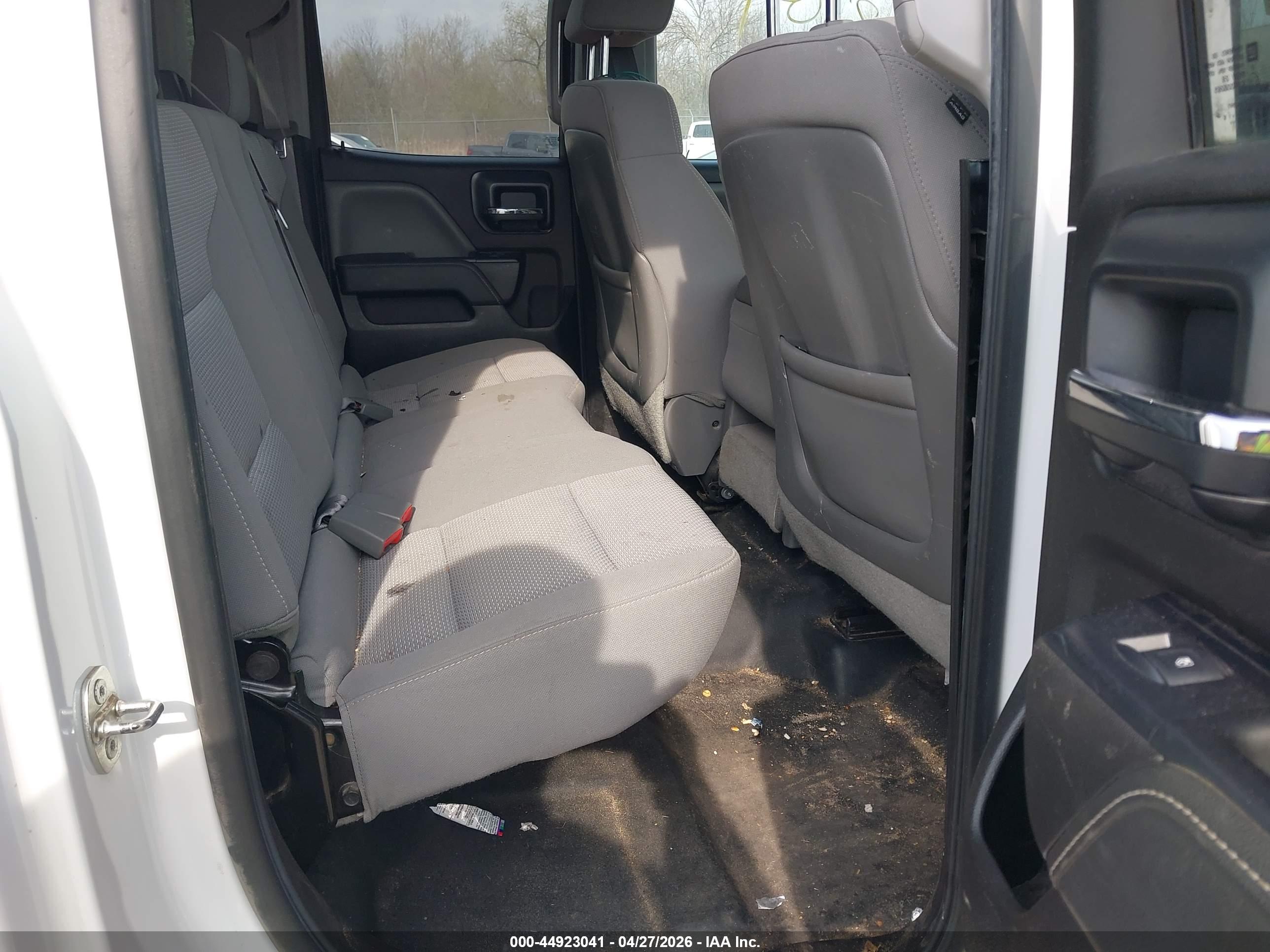 CHEVROLET SILVERADO image 8
