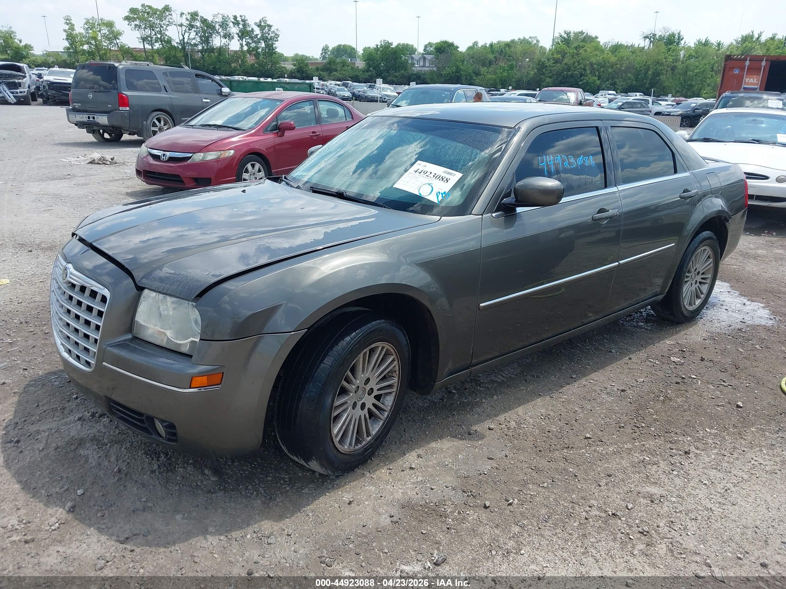 CHRYSLER 300 image 2