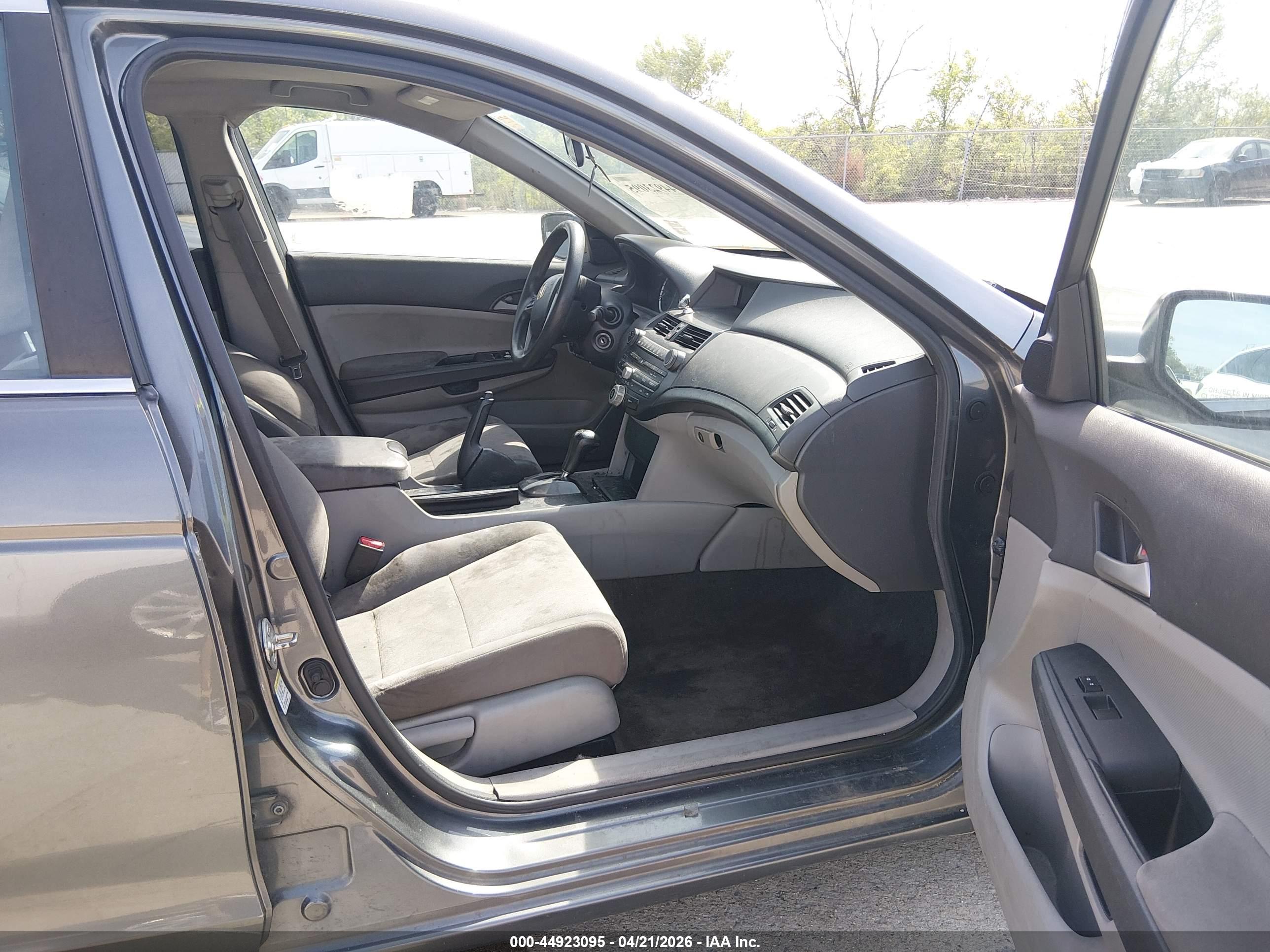 HONDA ACCORD image 5