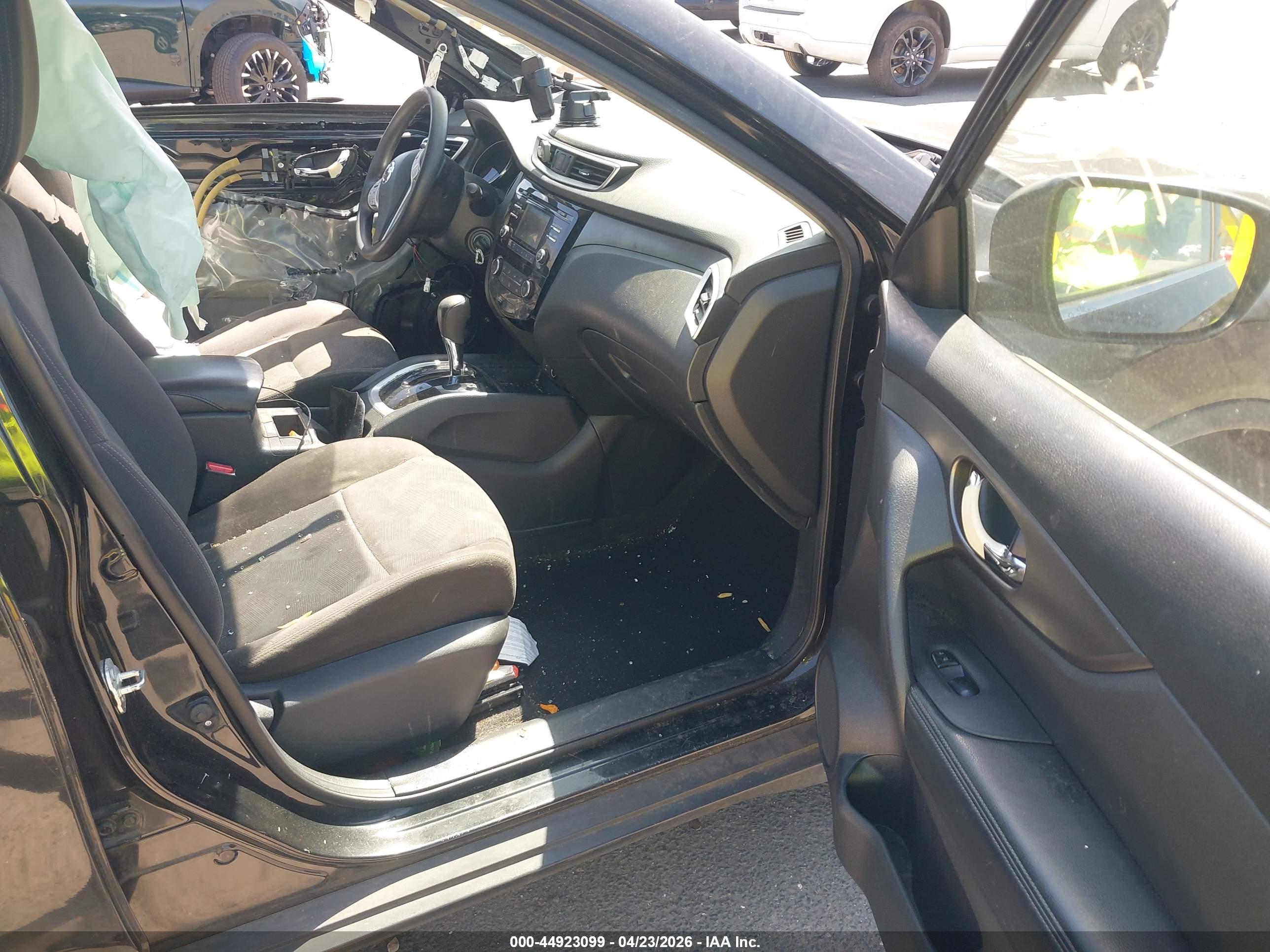 NISSAN ROGUE image 5