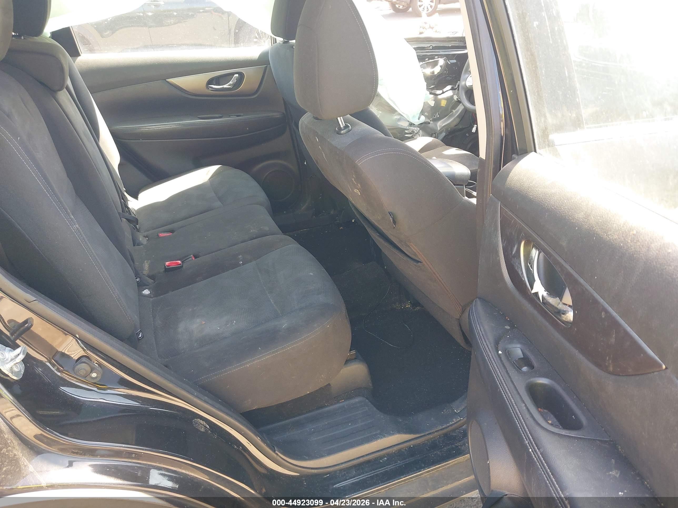 NISSAN ROGUE image 8