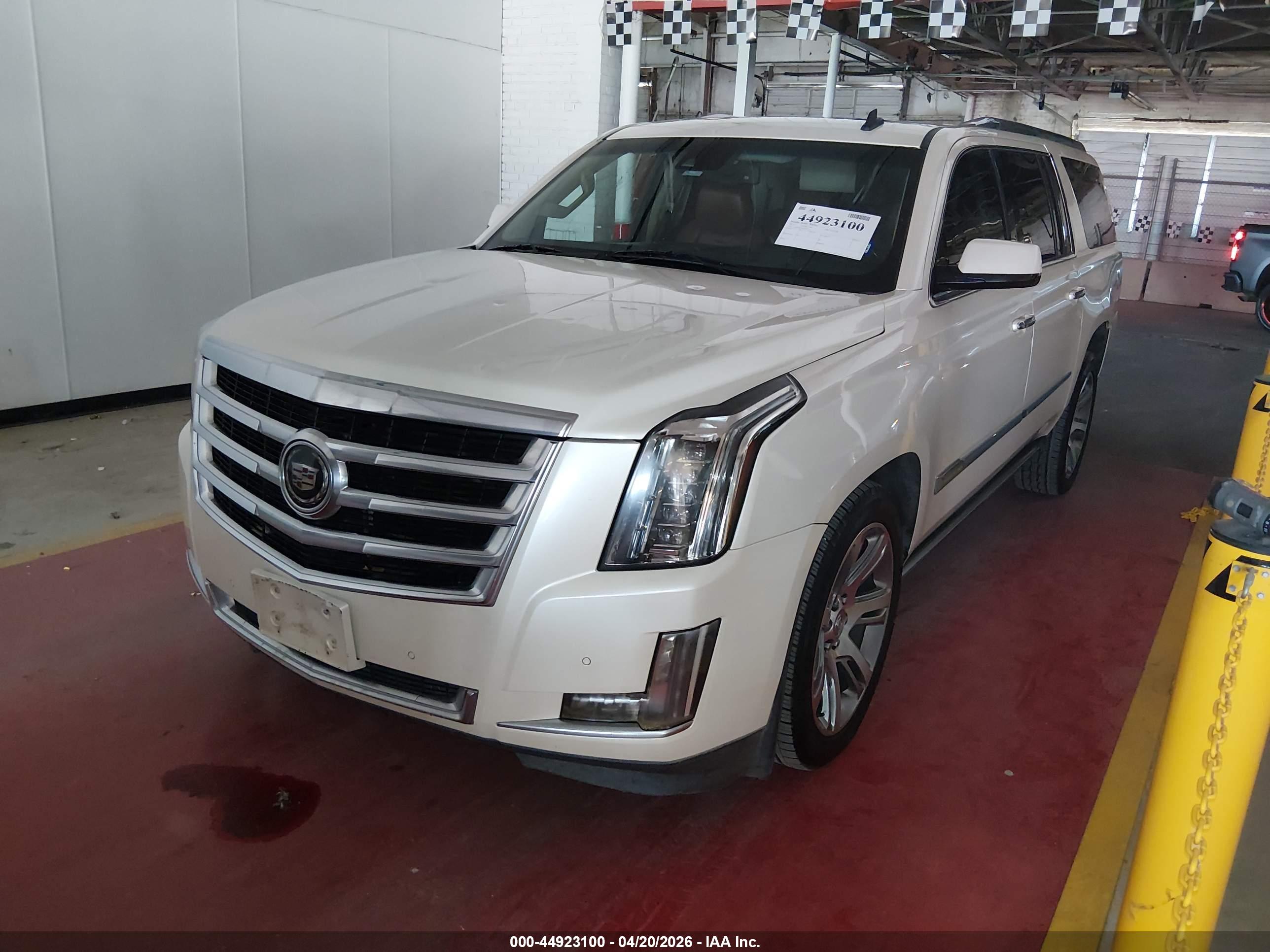 CADILLAC ESCALADE image 2