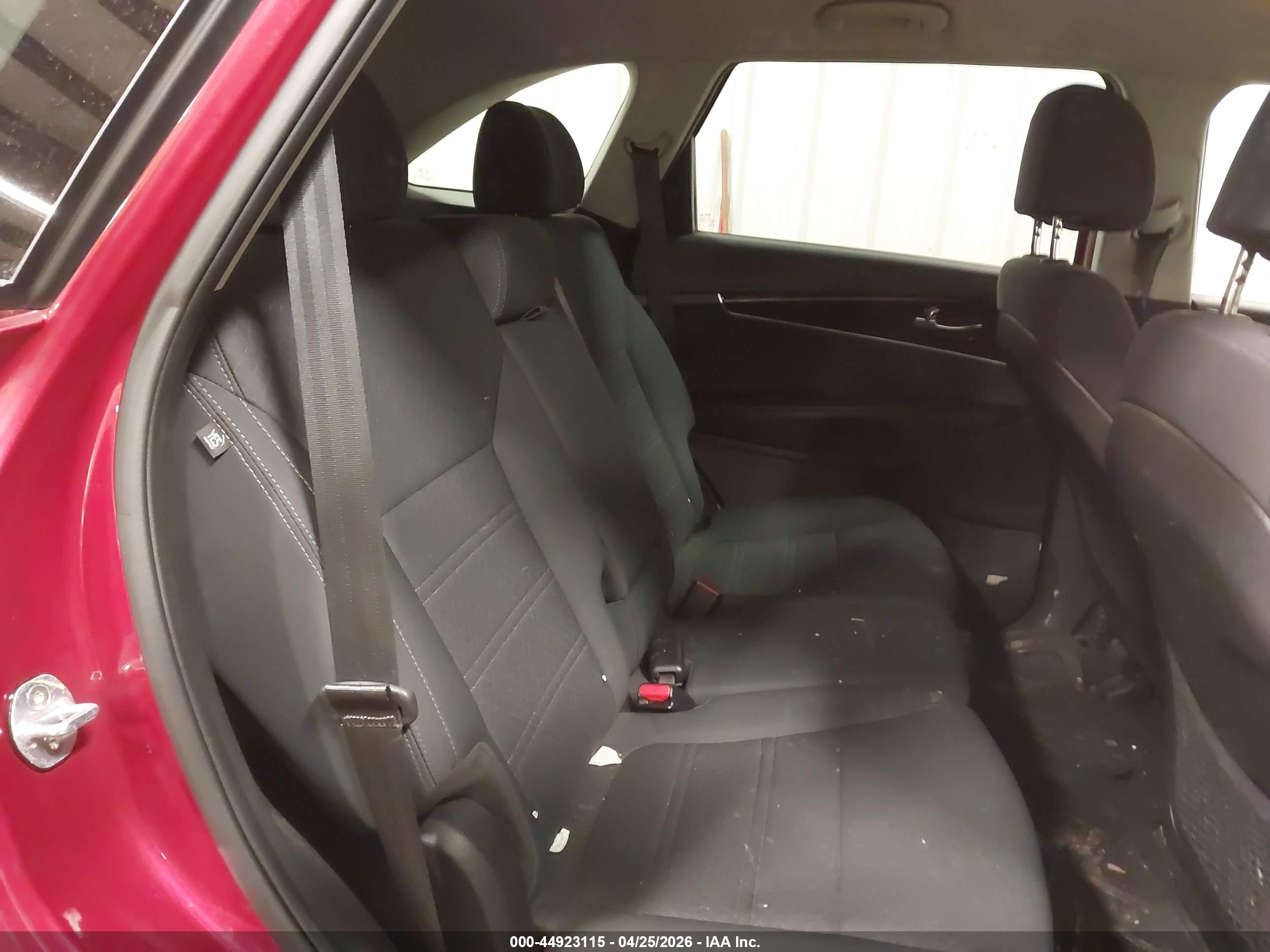 KIA SORENTO image 8