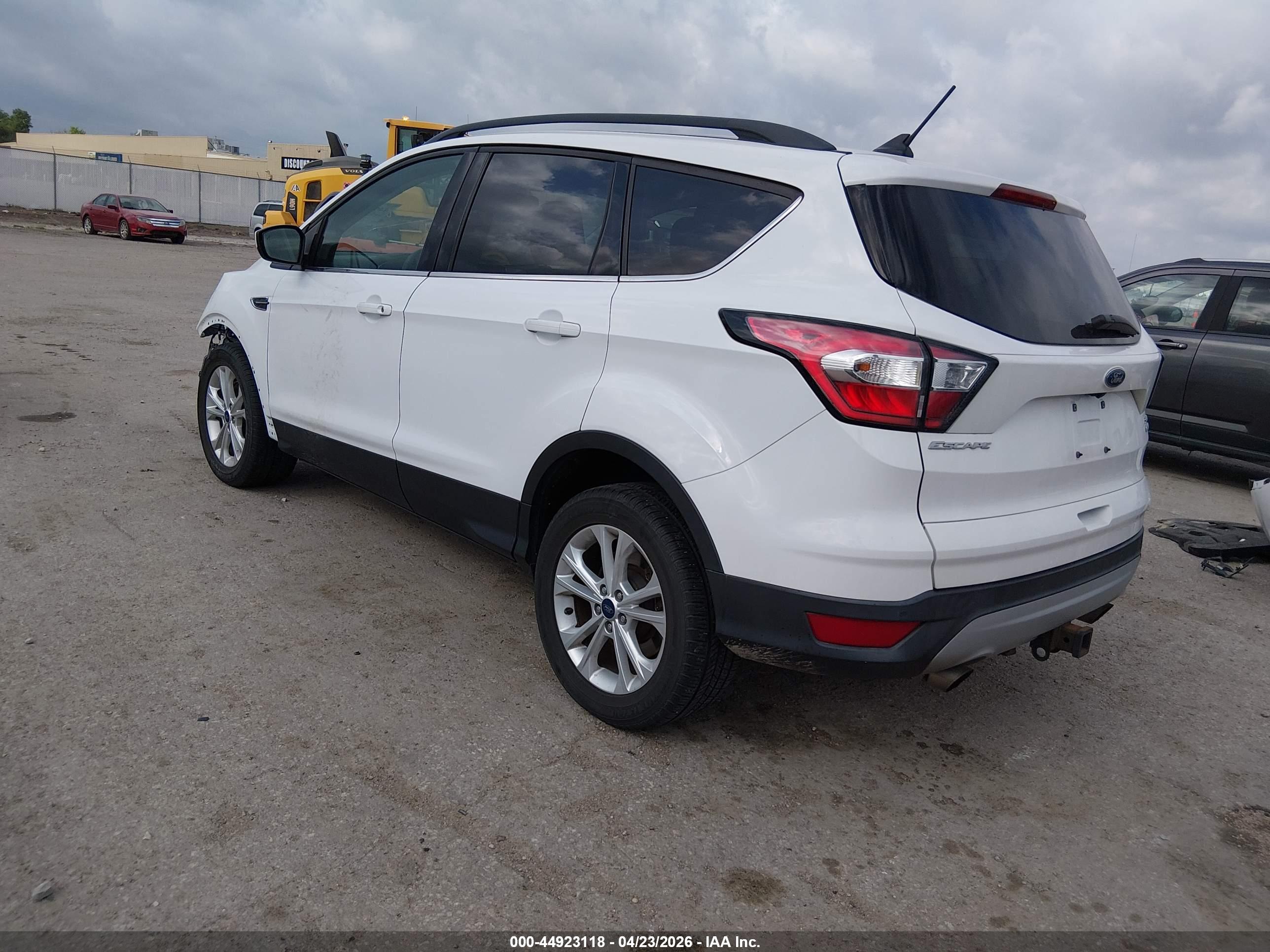 FORD ESCAPE image 3