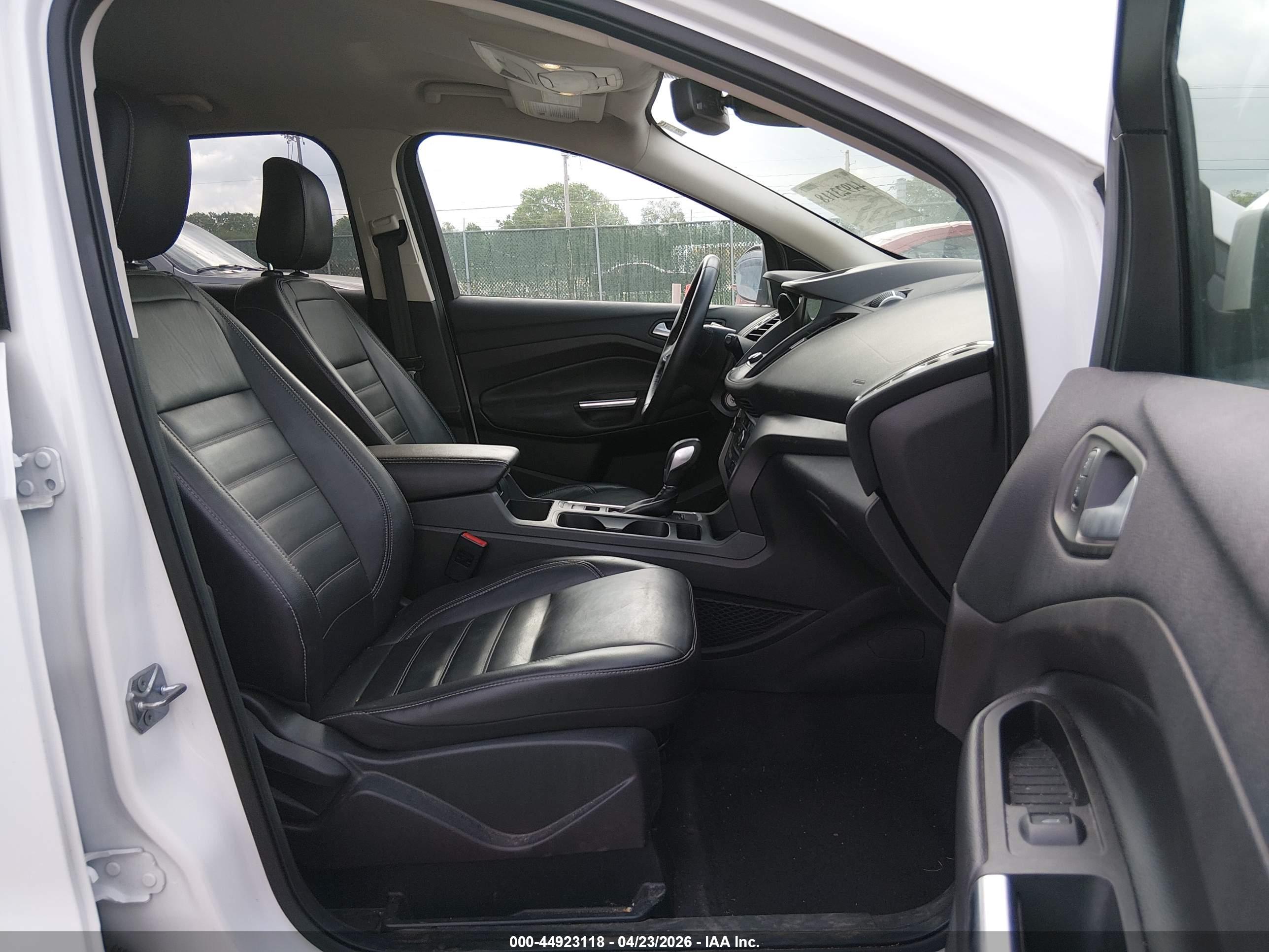 FORD ESCAPE image 5