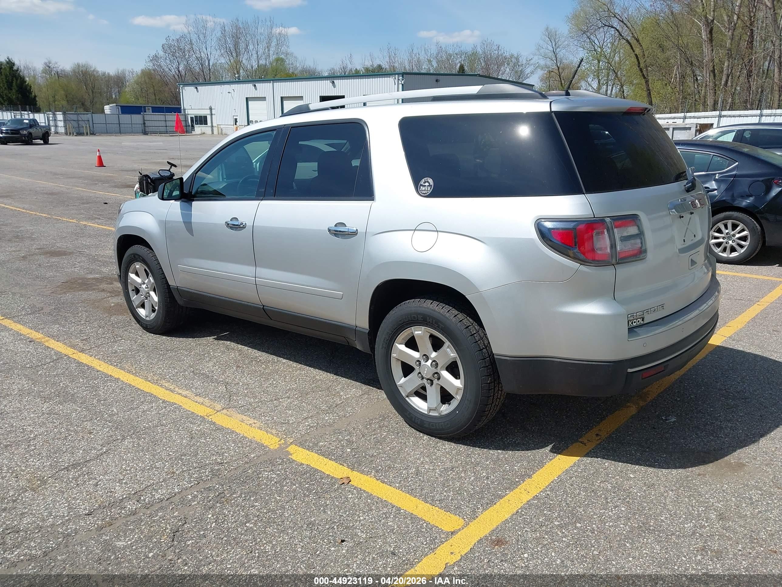 GMC ACADIA image 3