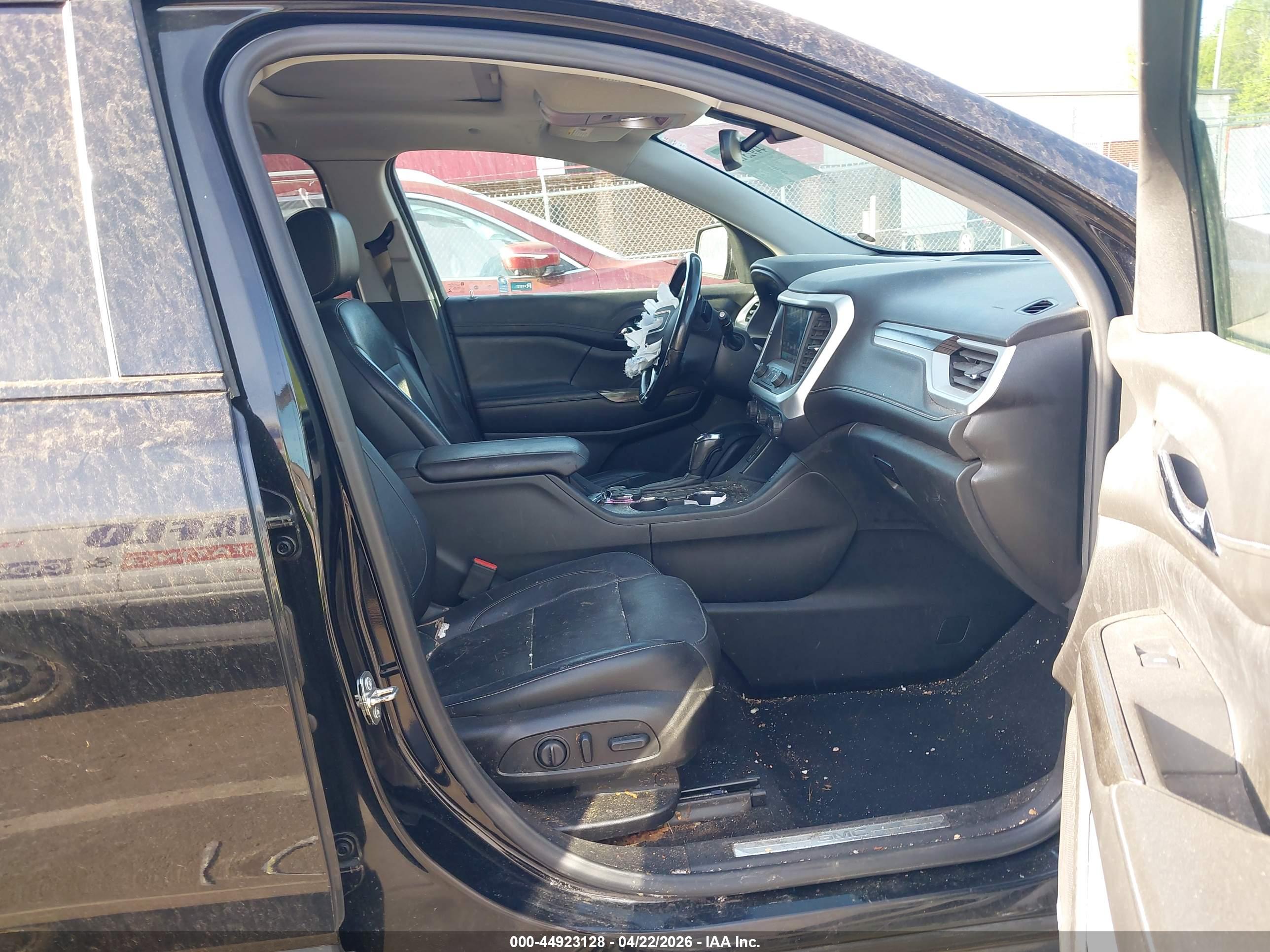 GMC ACADIA image 5