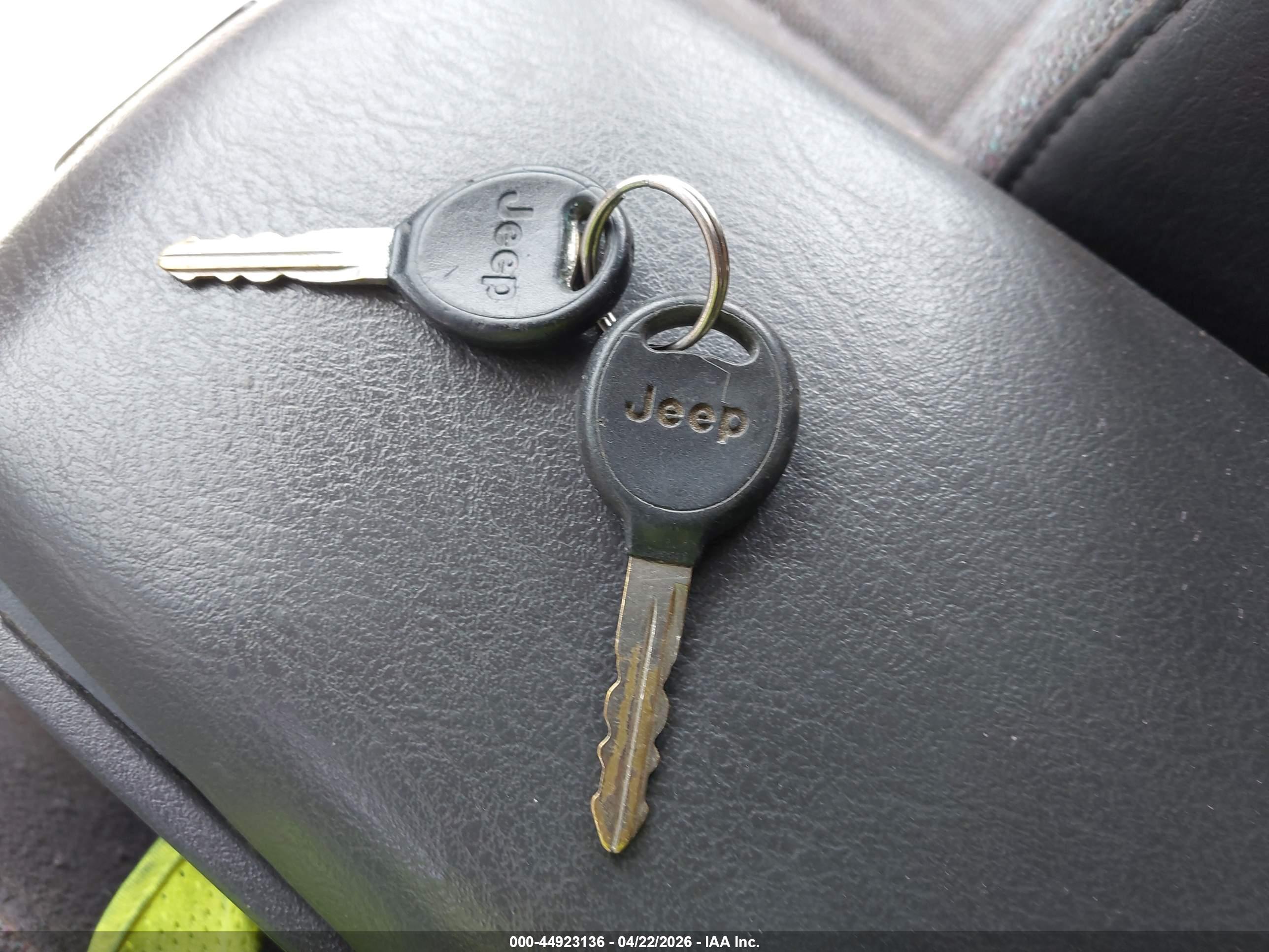 JEEP CHEROKEE image 11