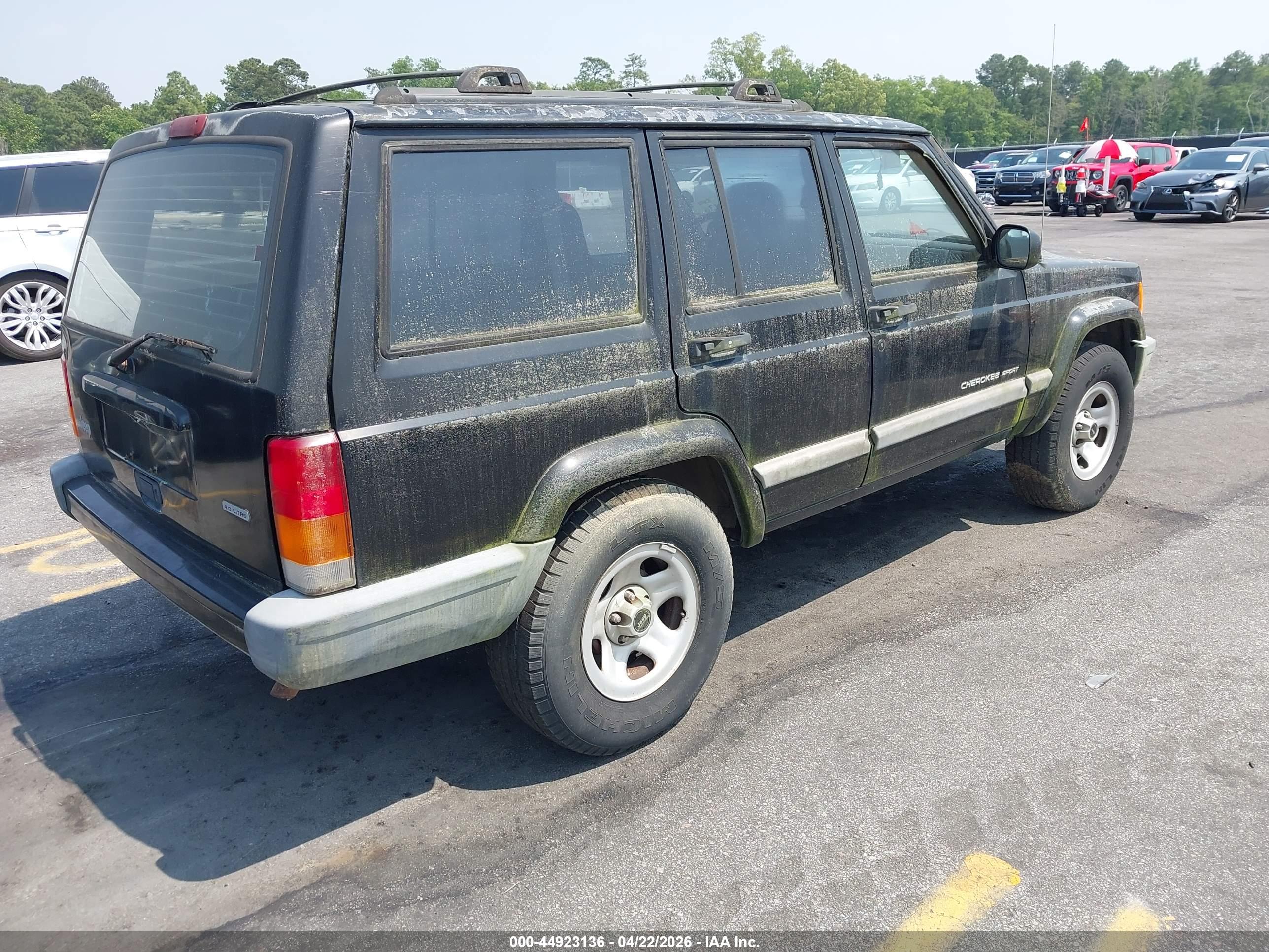 JEEP CHEROKEE image 4