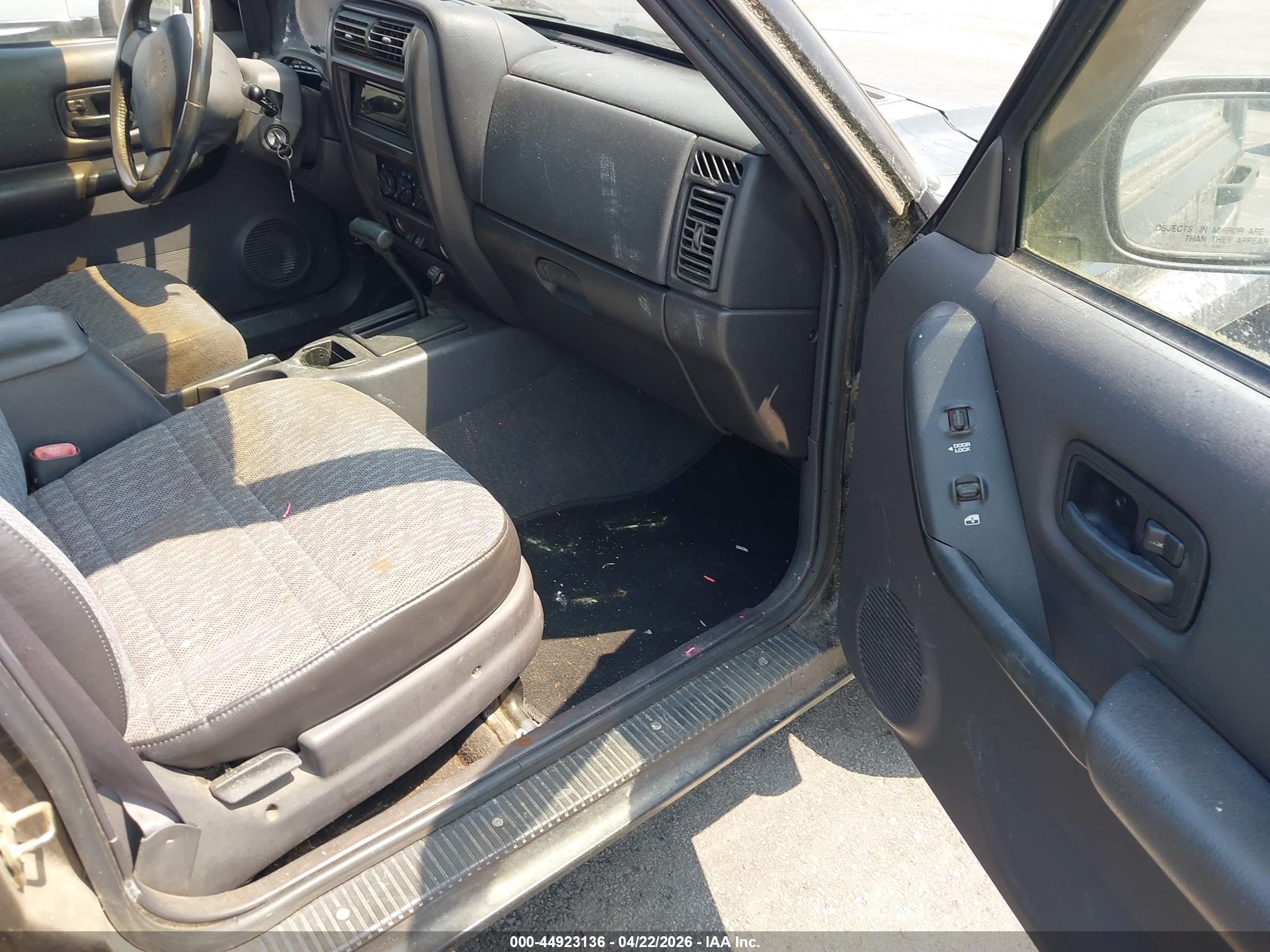 JEEP CHEROKEE image 5
