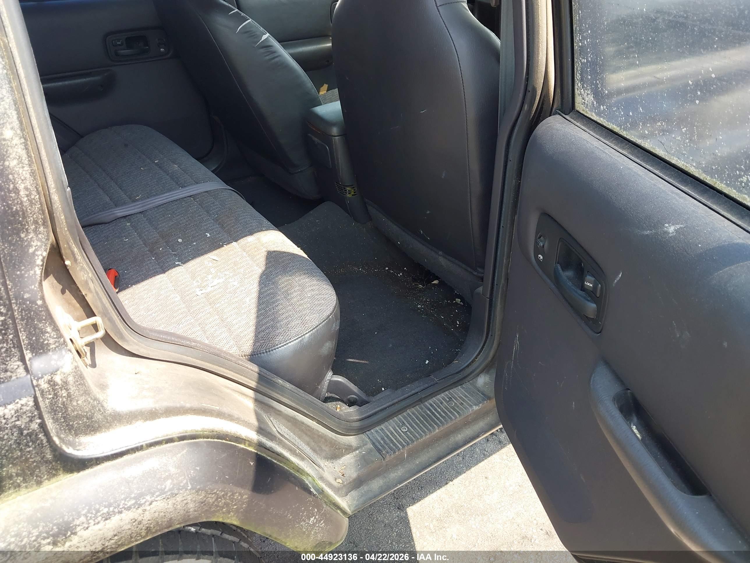 JEEP CHEROKEE image 8