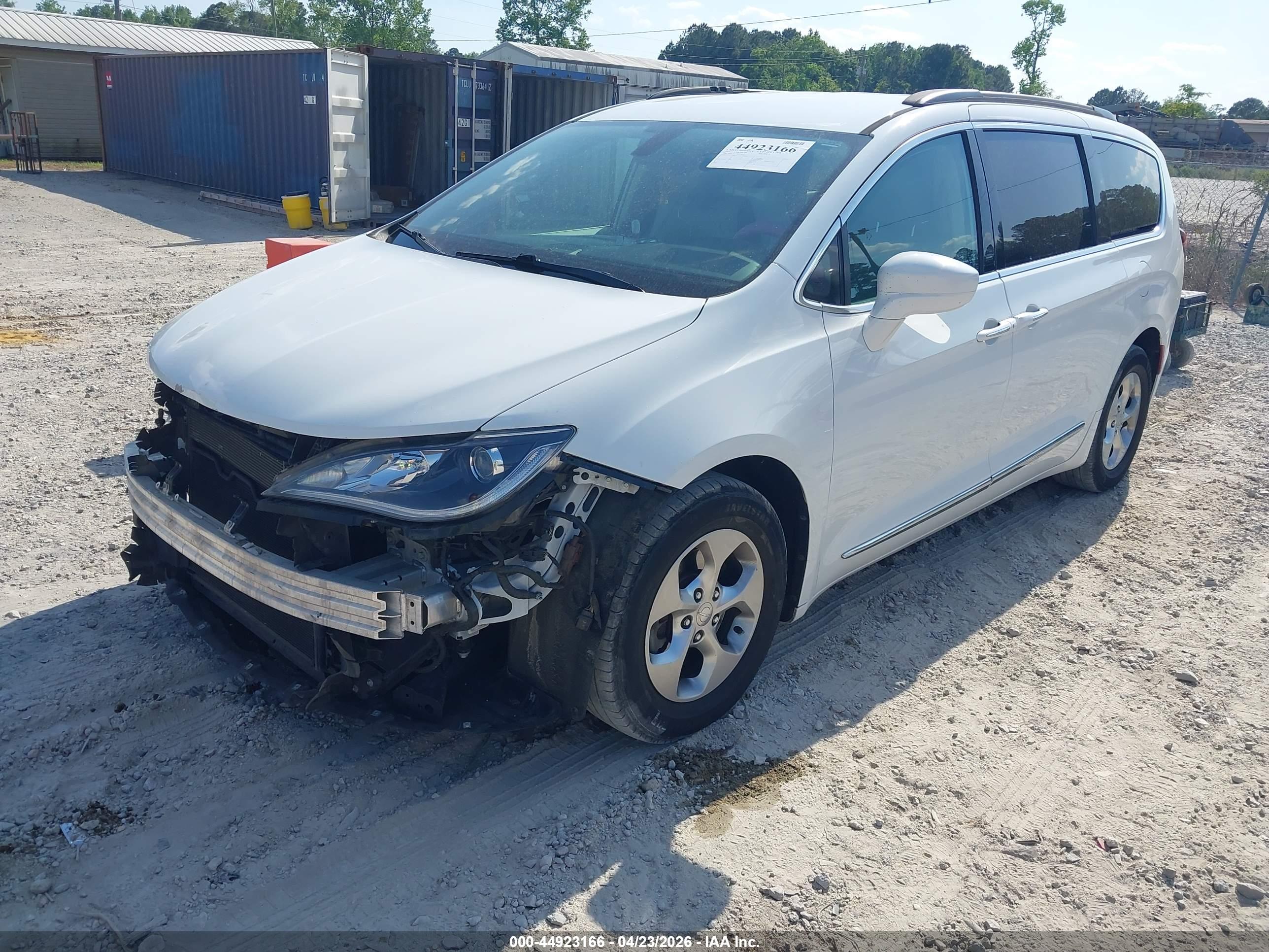 CHRYSLER PACIFICA image 2