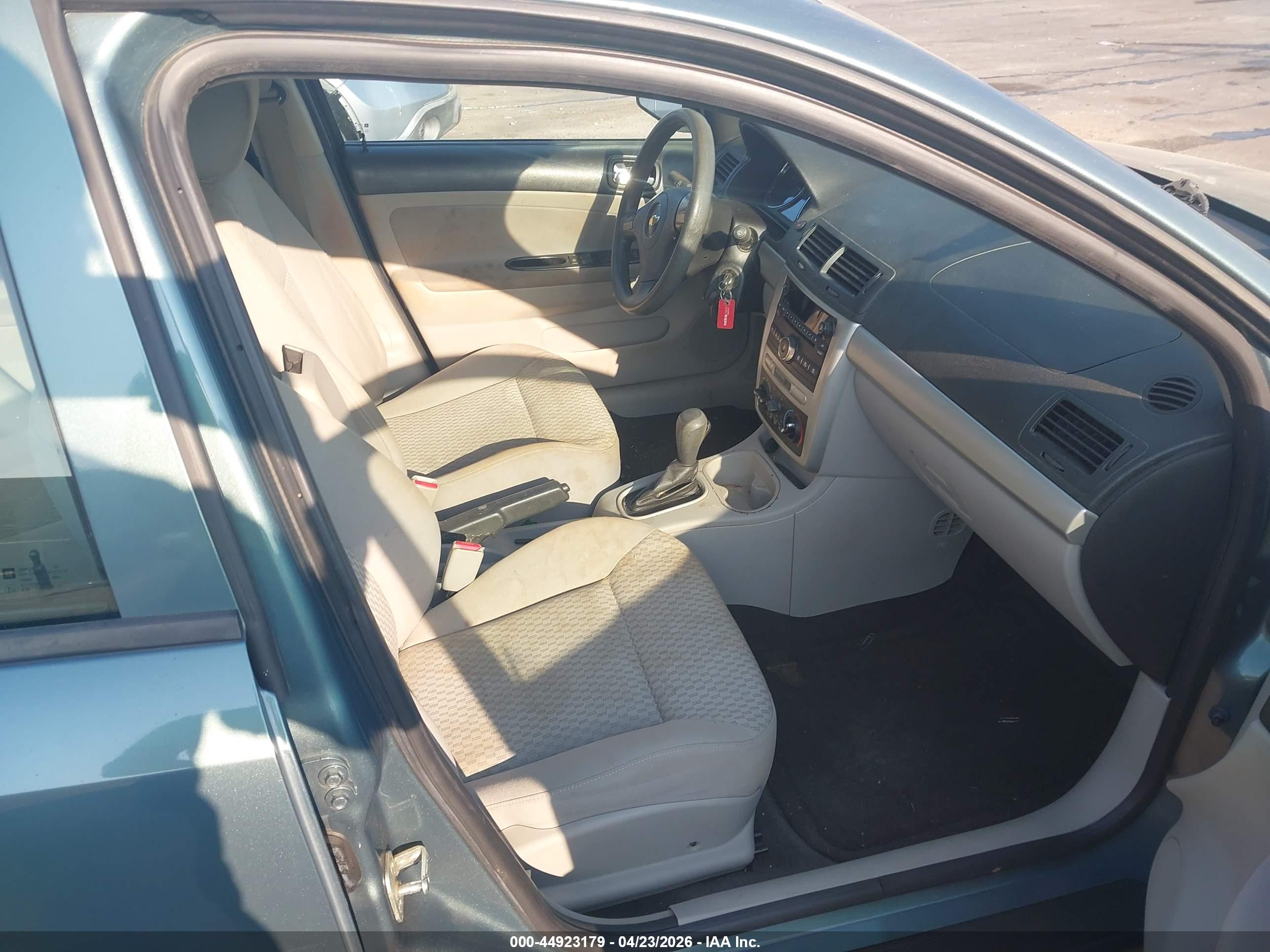 CHEVROLET COBALT image 5