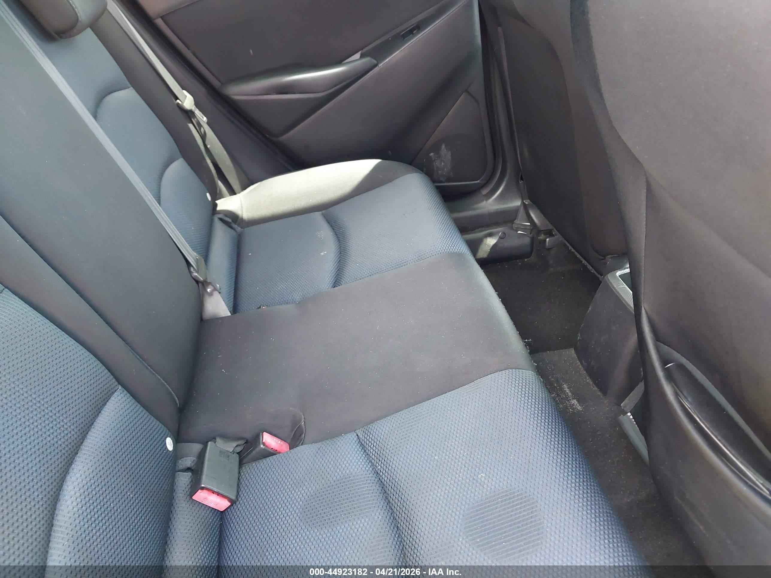TOYOTA YARIS image 8