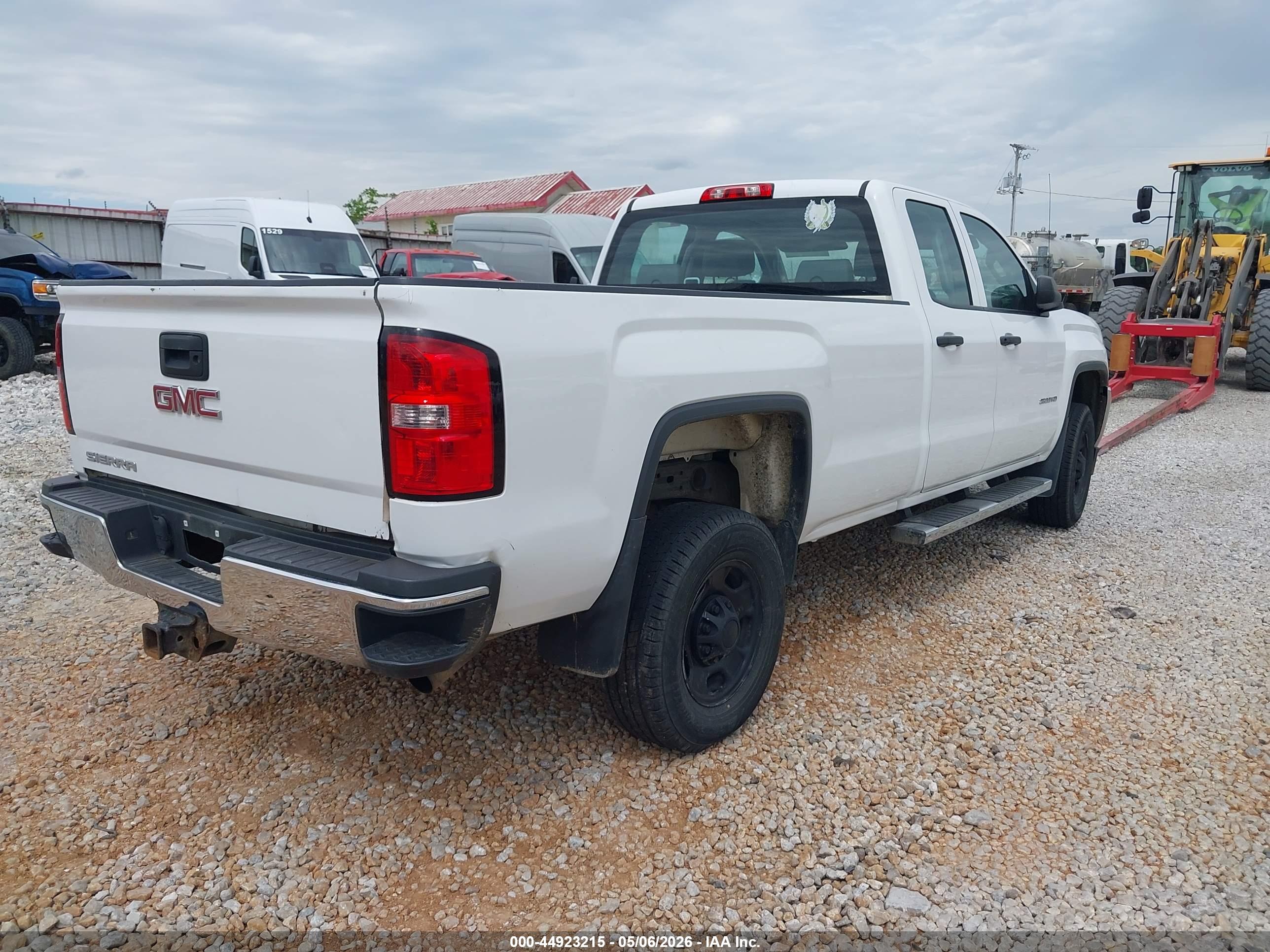 GMC SIERRA image 4