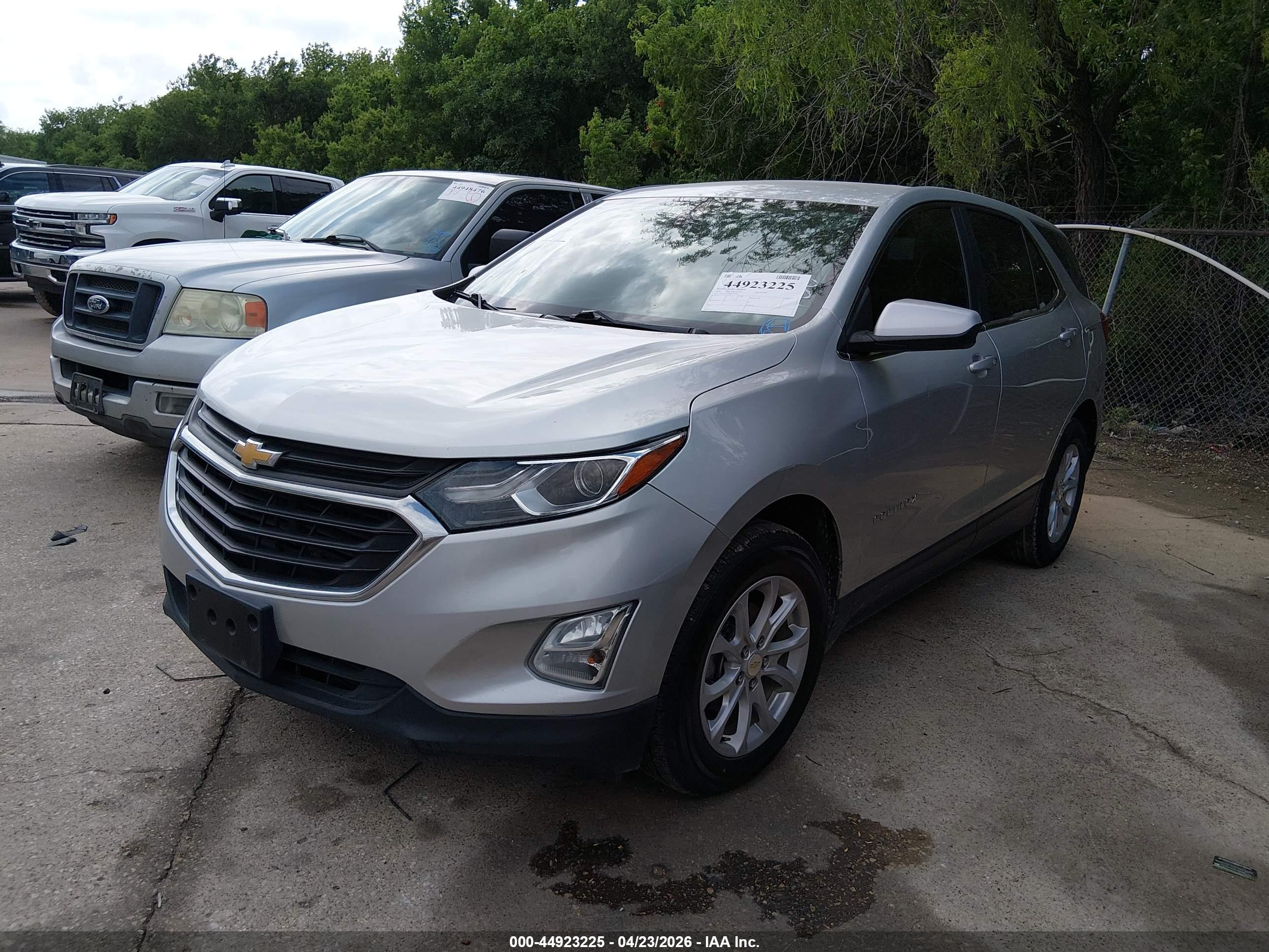 CHEVROLET EQUINOX image 2