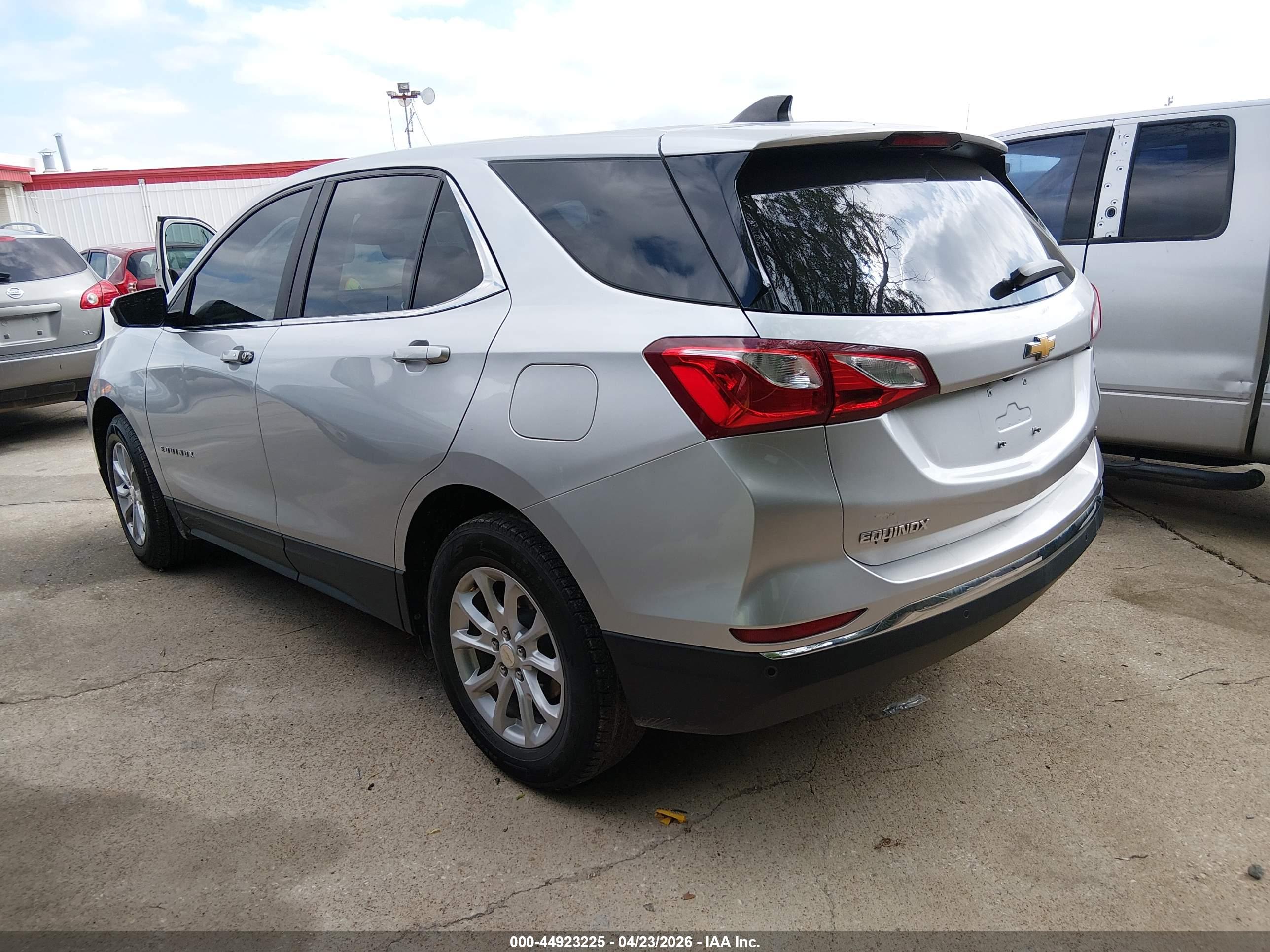 CHEVROLET EQUINOX image 3