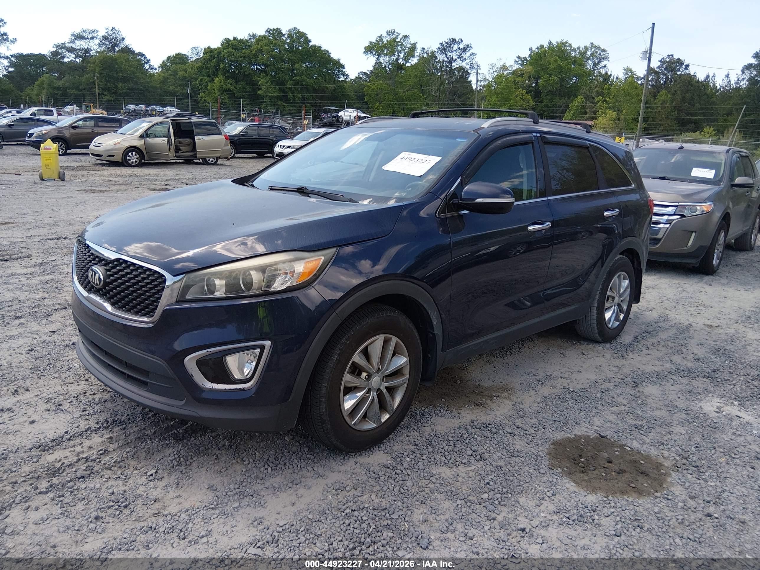 KIA SORENTO image 2