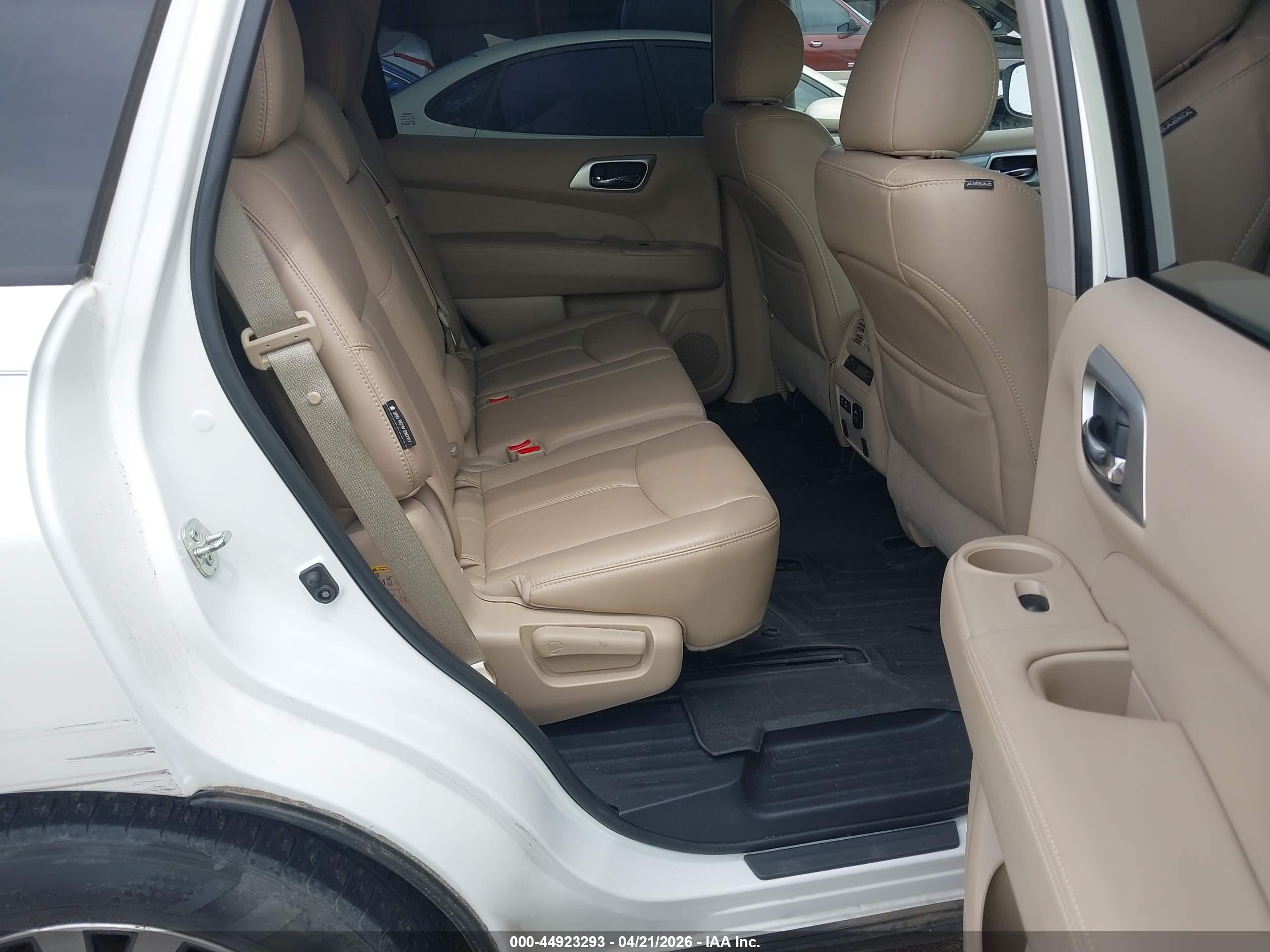 NISSAN PATHFINDER image 8