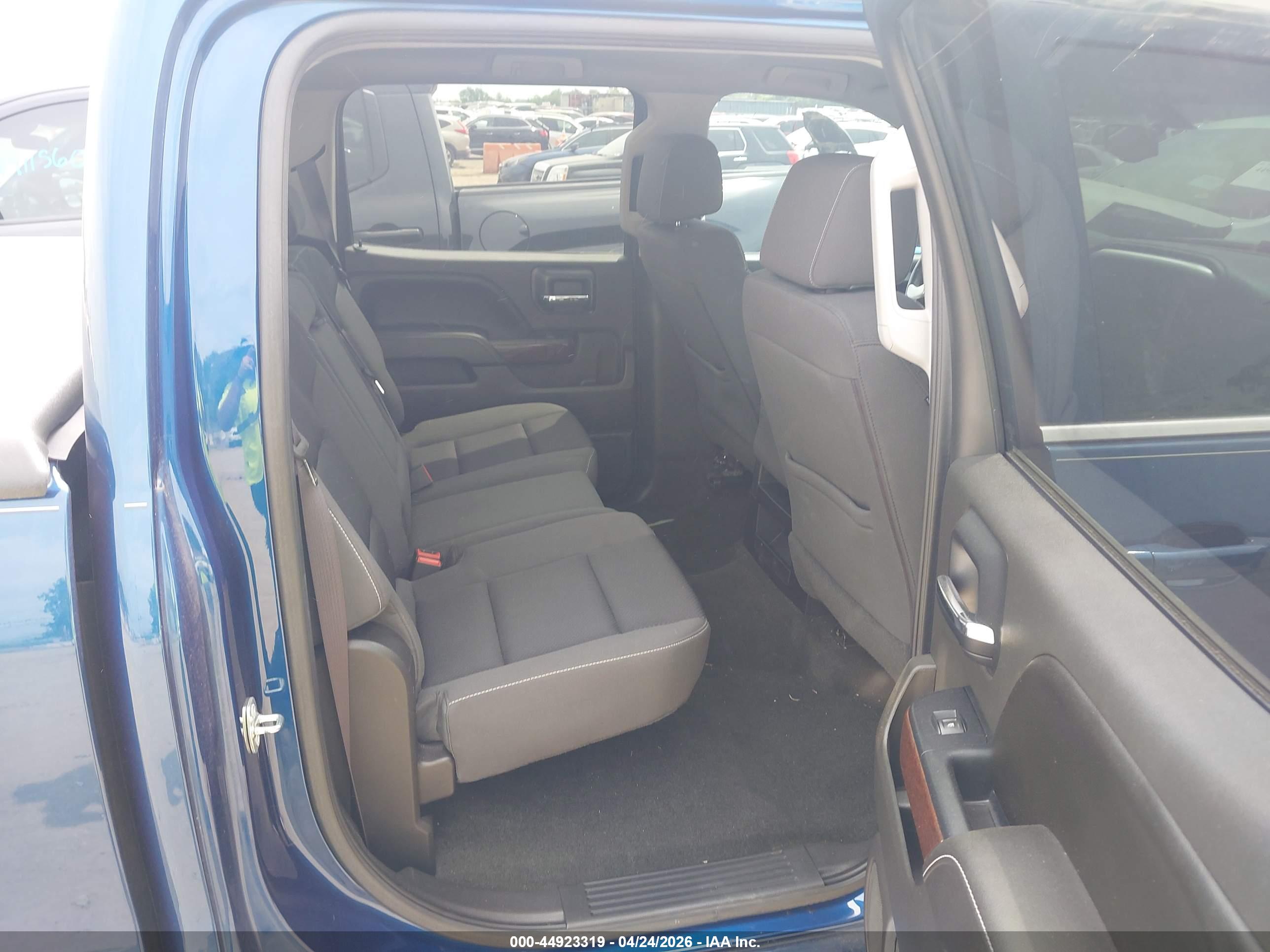 GMC SIERRA image 8
