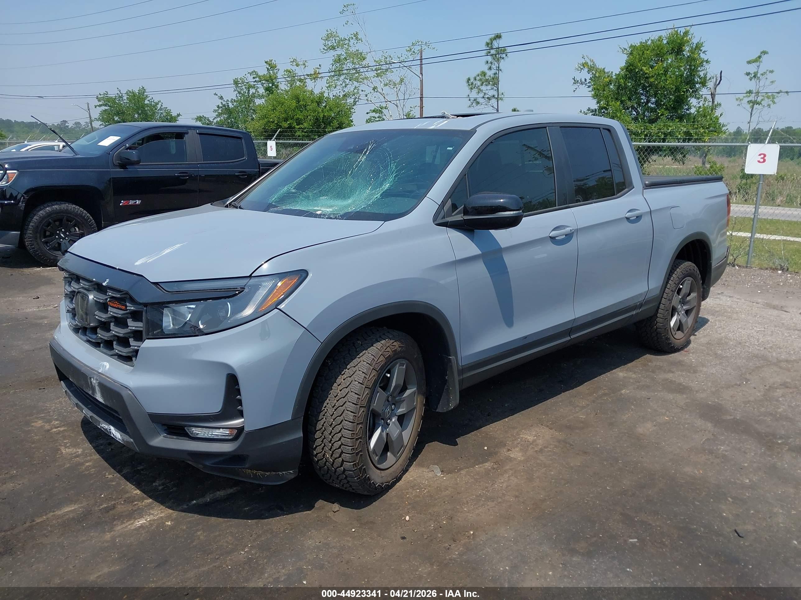 HONDA RIDGELINE image 2