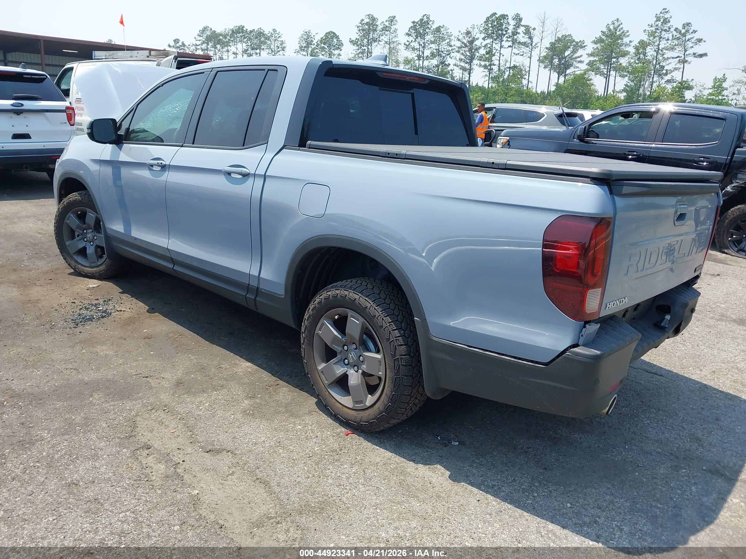 HONDA RIDGELINE image 3