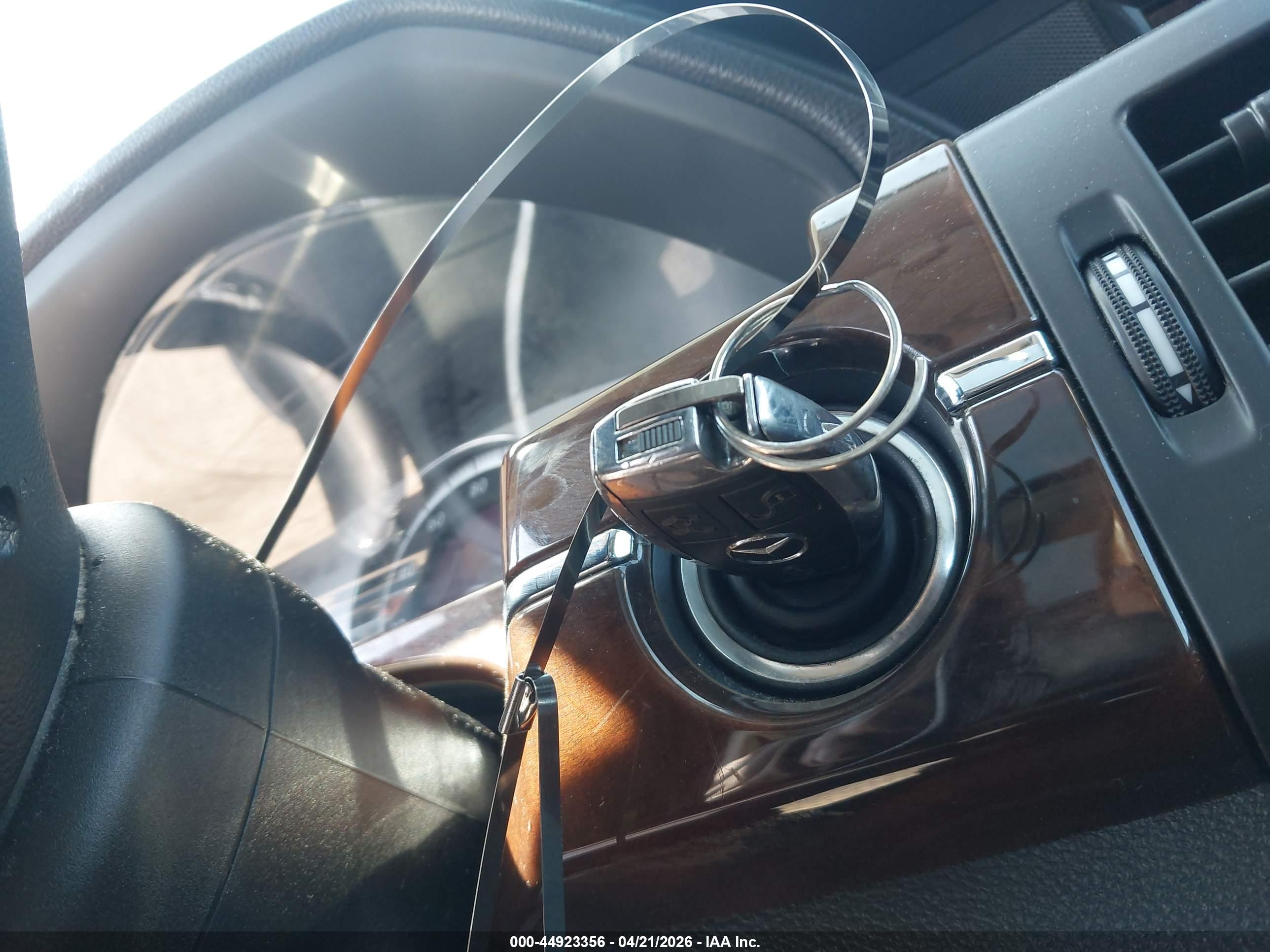 MERCEDES-BENZ GLK image 11