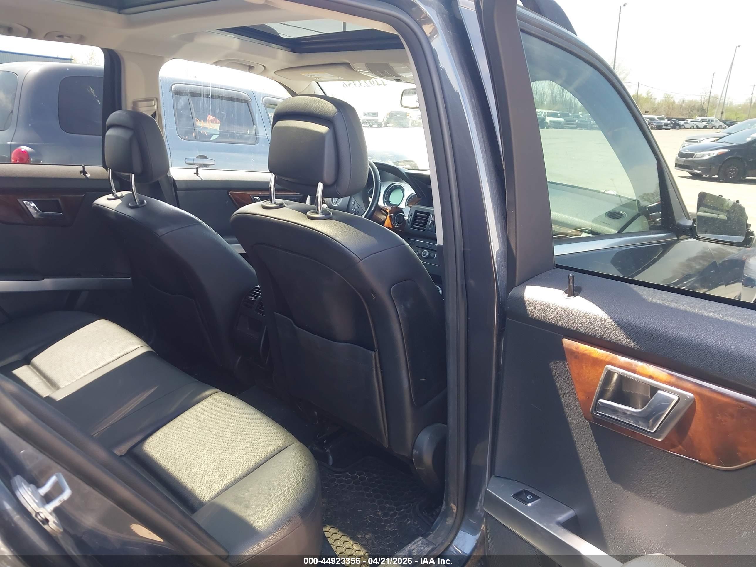 MERCEDES-BENZ GLK image 8