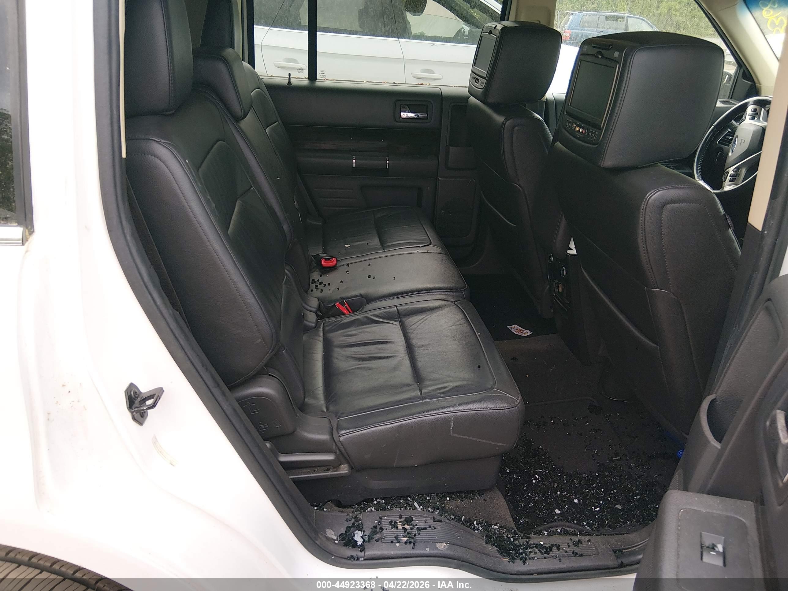 FORD FLEX image 8