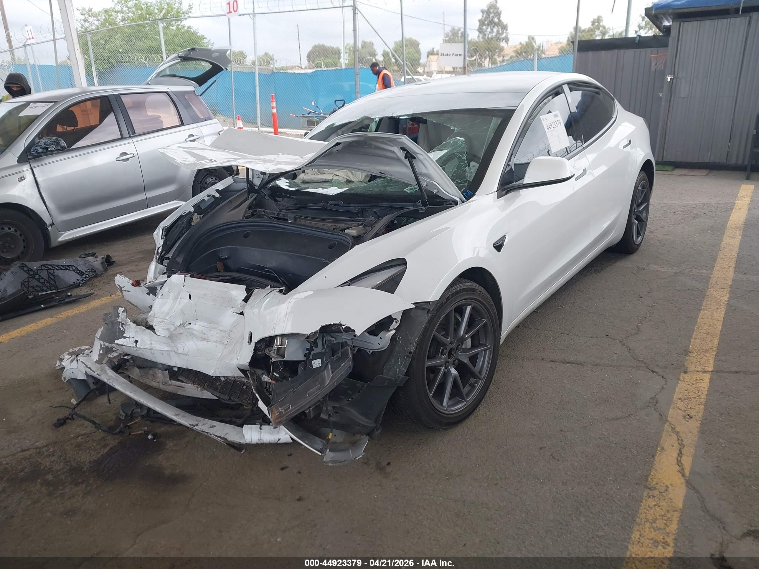 TESLA MODEL image 2