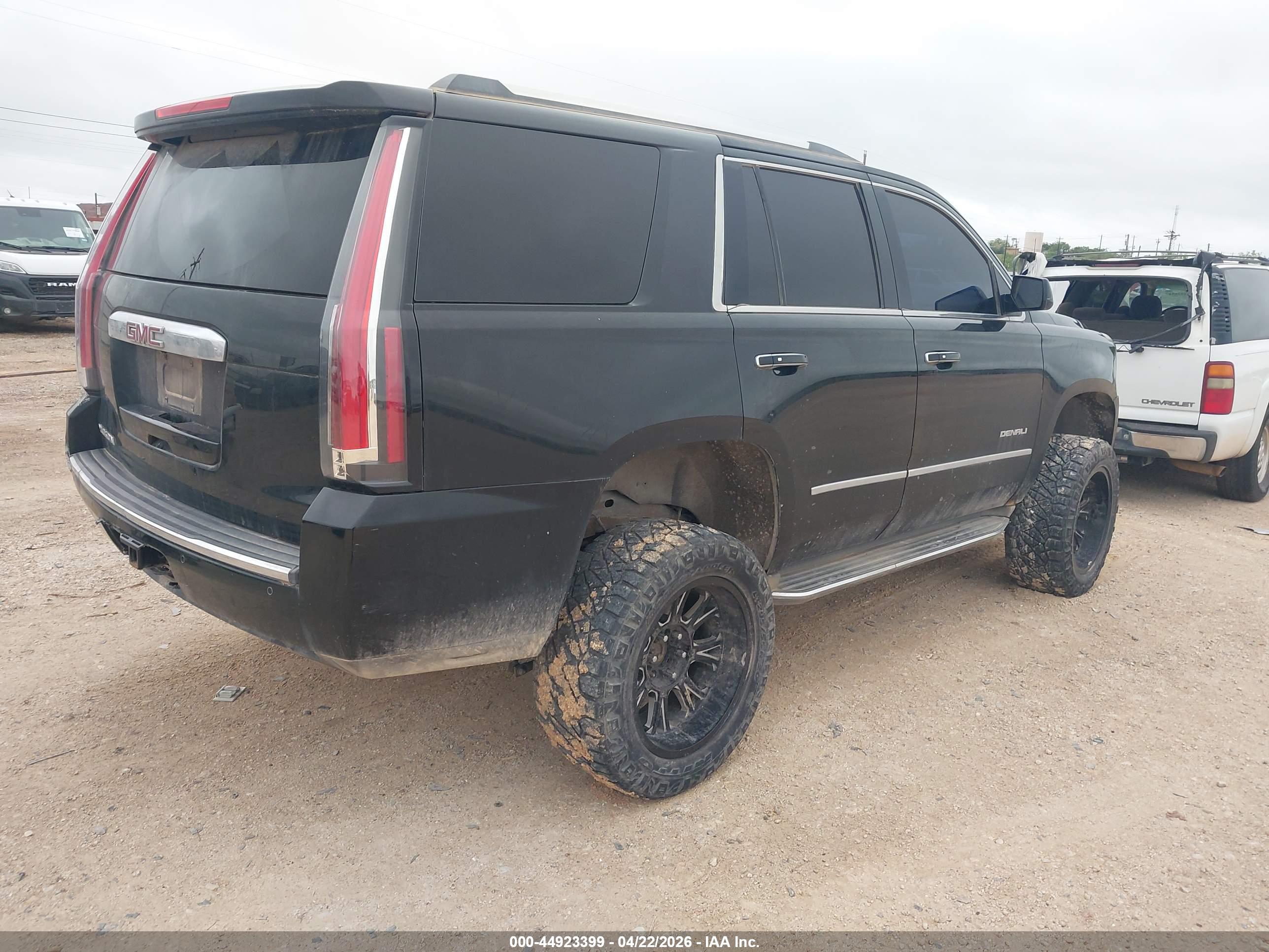 GMC YUKON image 4