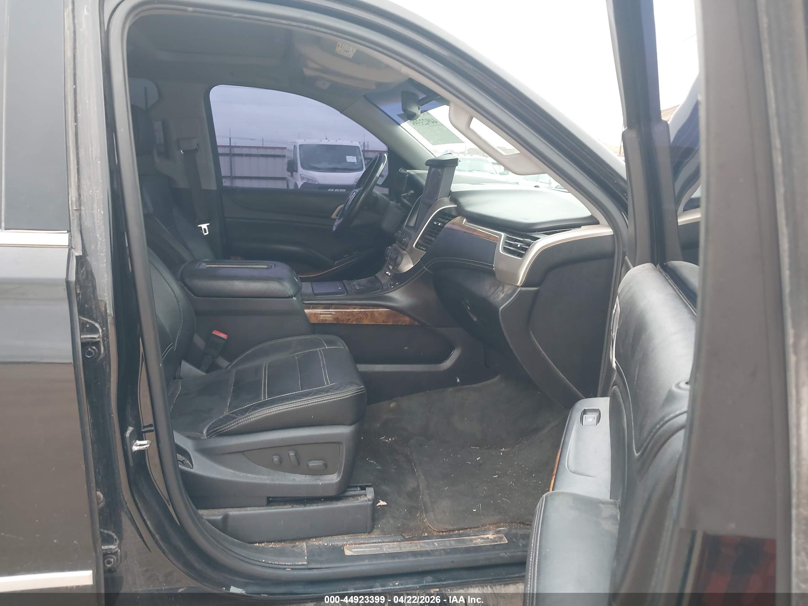 GMC YUKON image 5