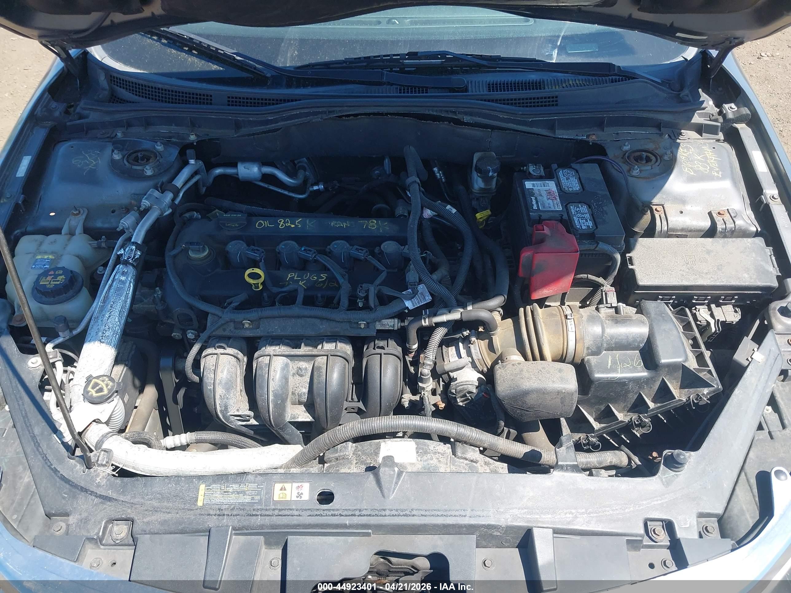 FORD FUSION image 10
