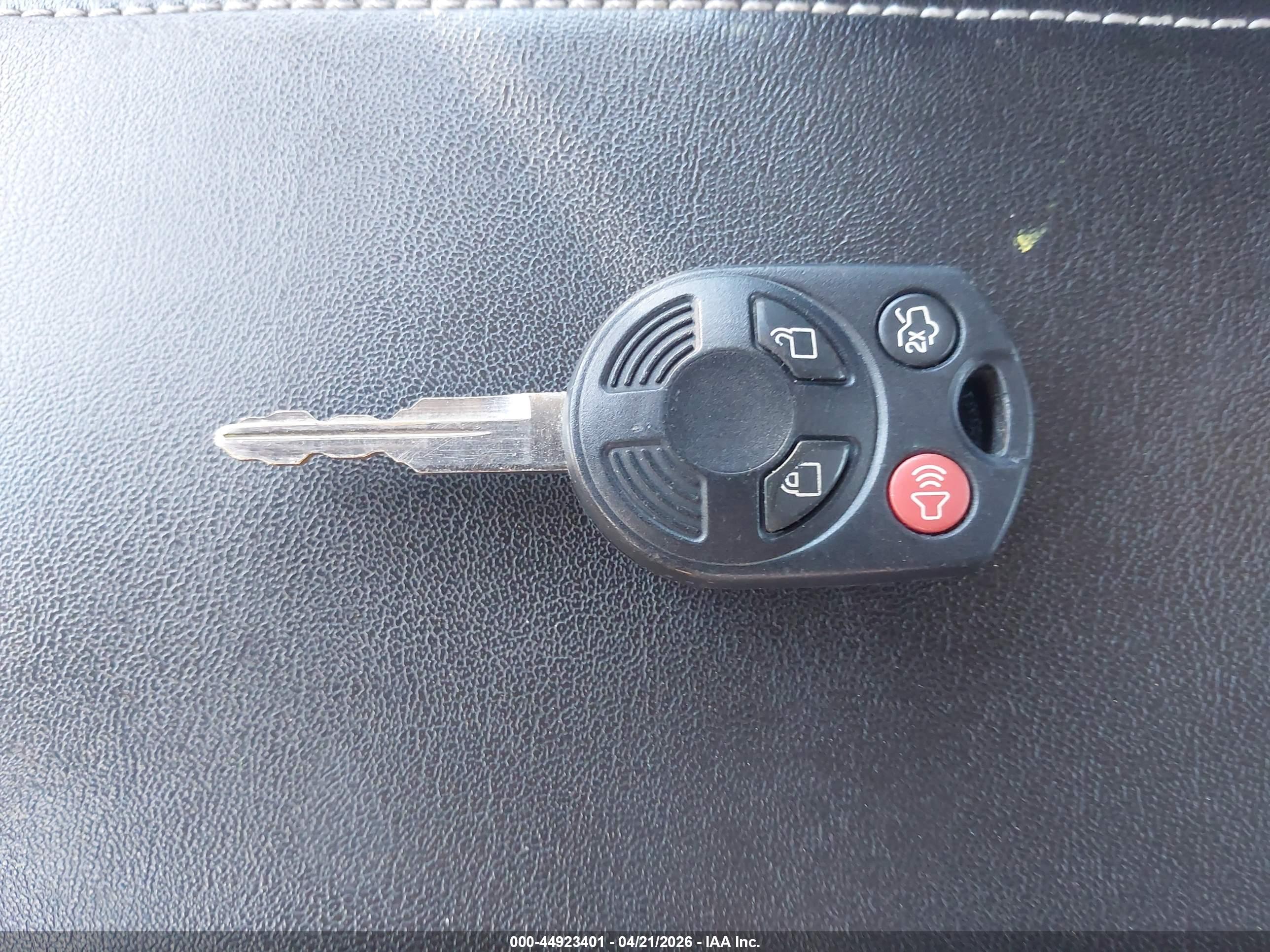 FORD FUSION image 11