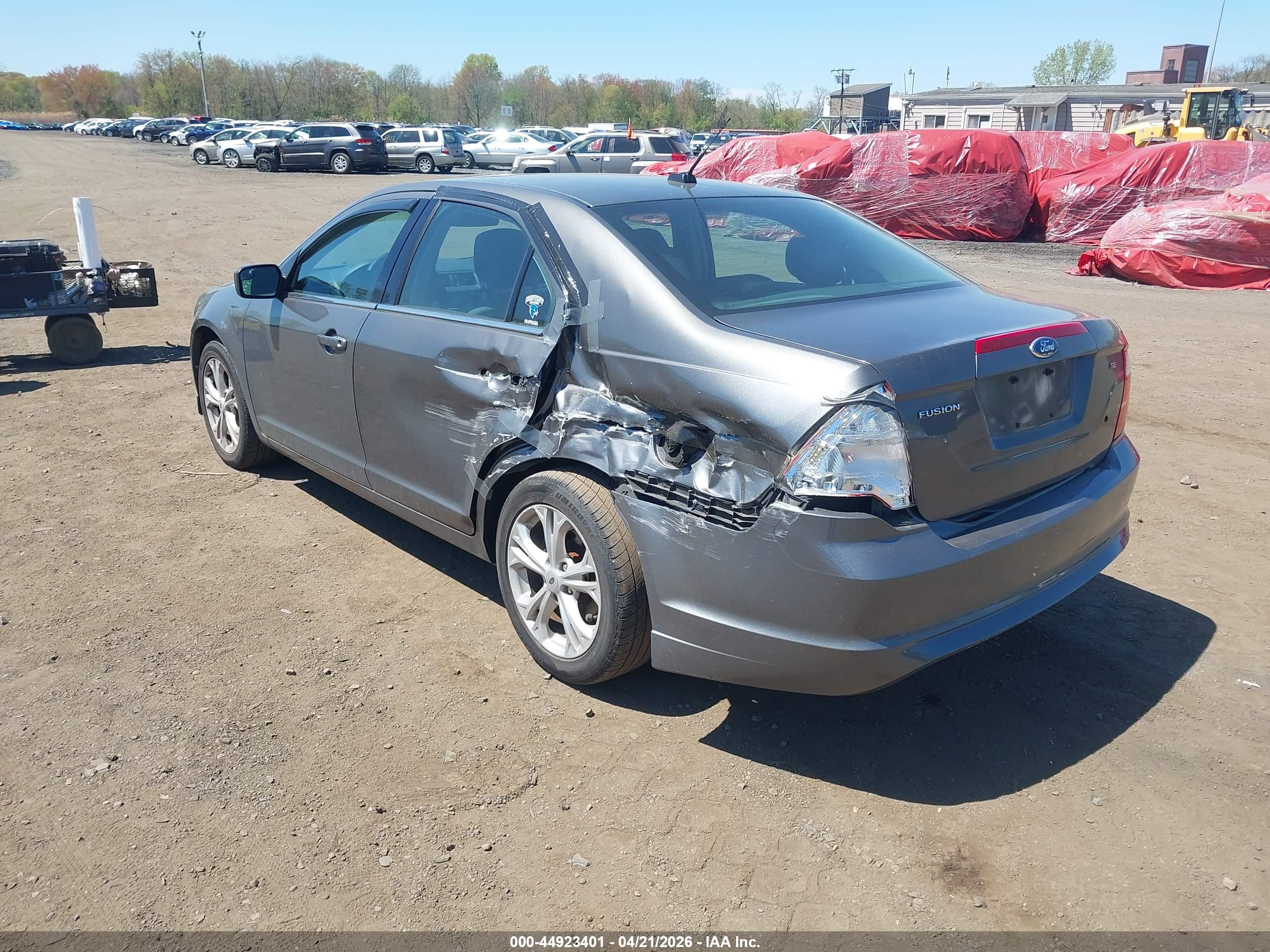 FORD FUSION image 3