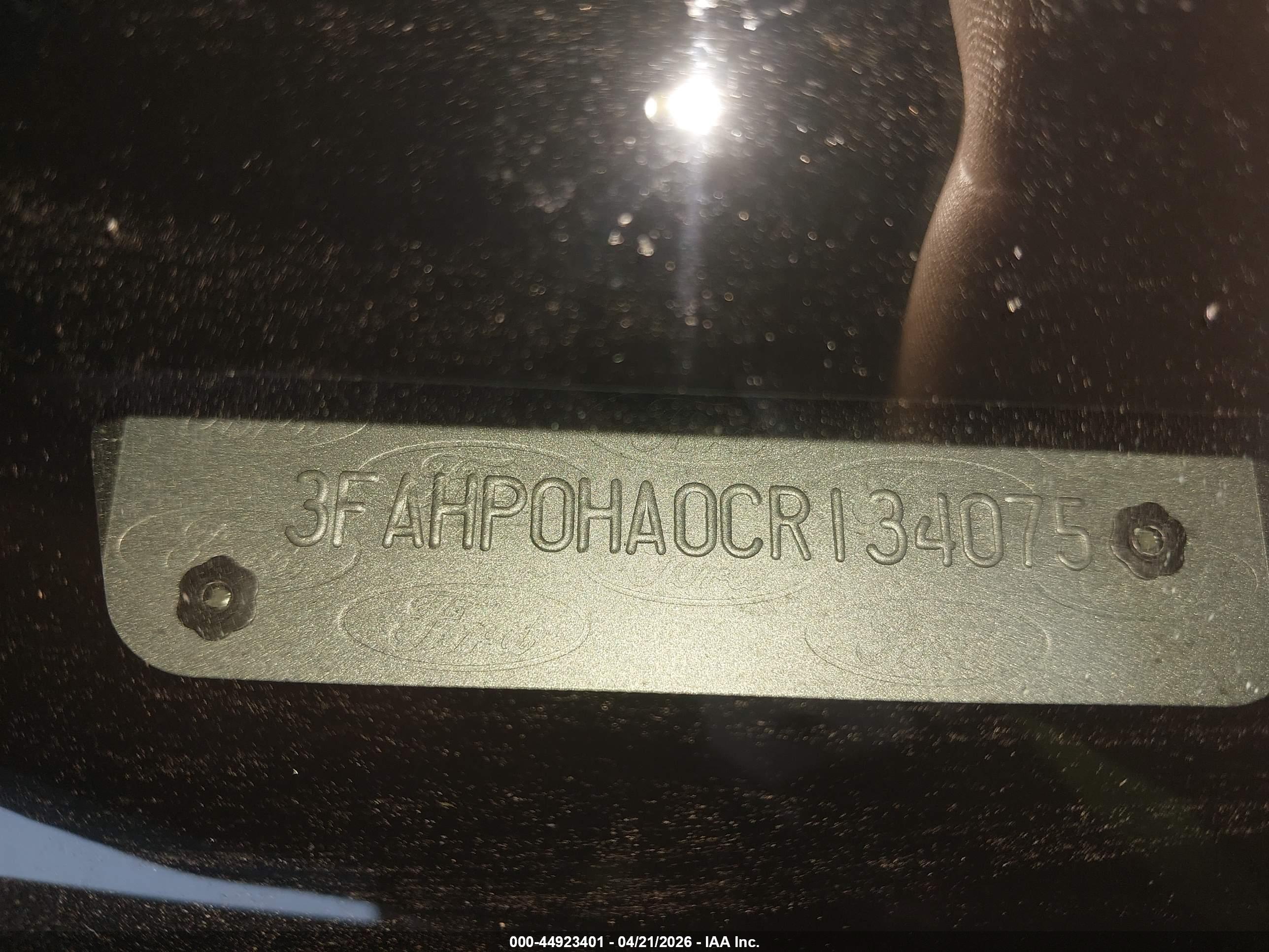 FORD FUSION image 9