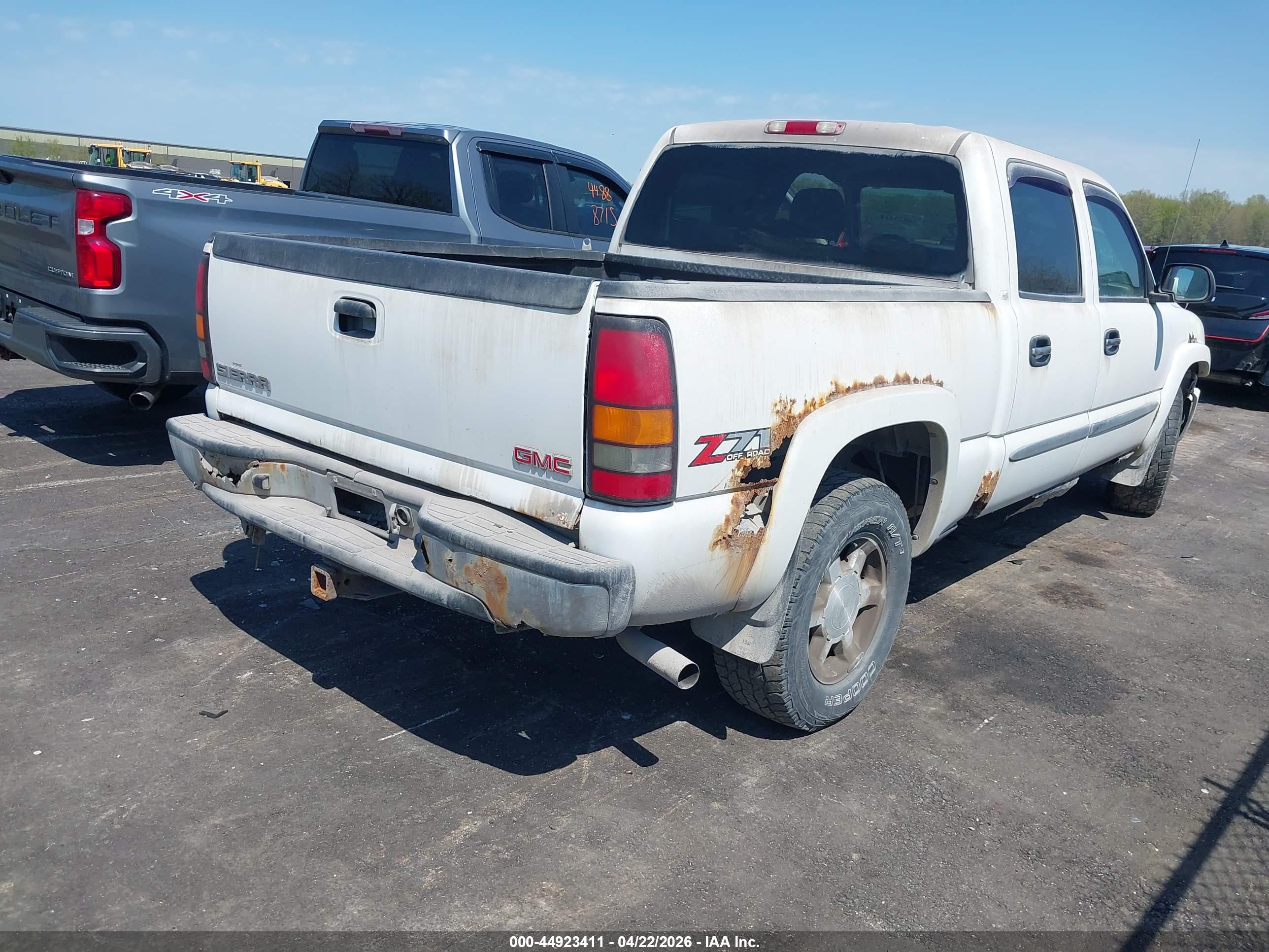 GMC SIERRA image 4