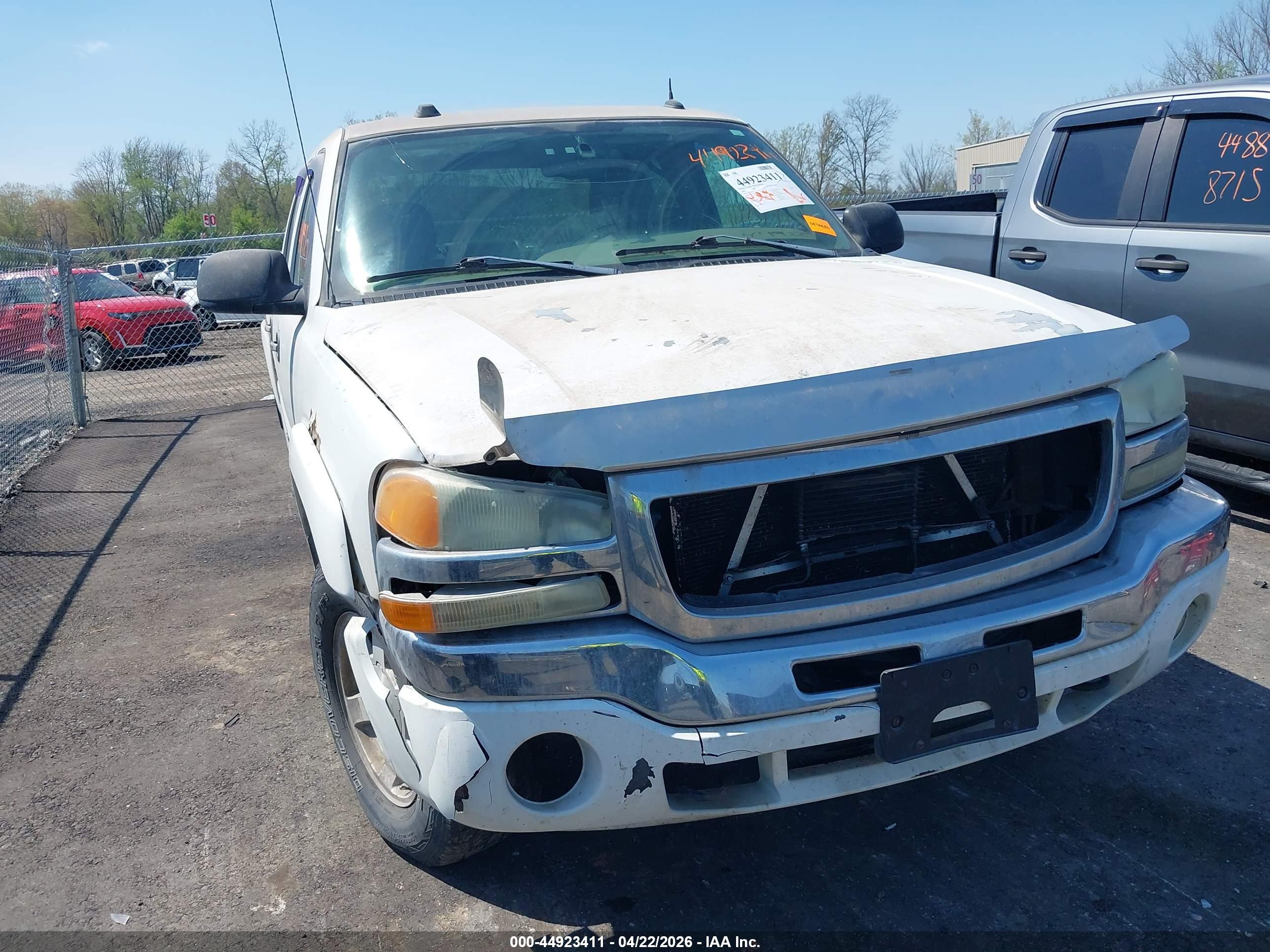 GMC SIERRA image 6