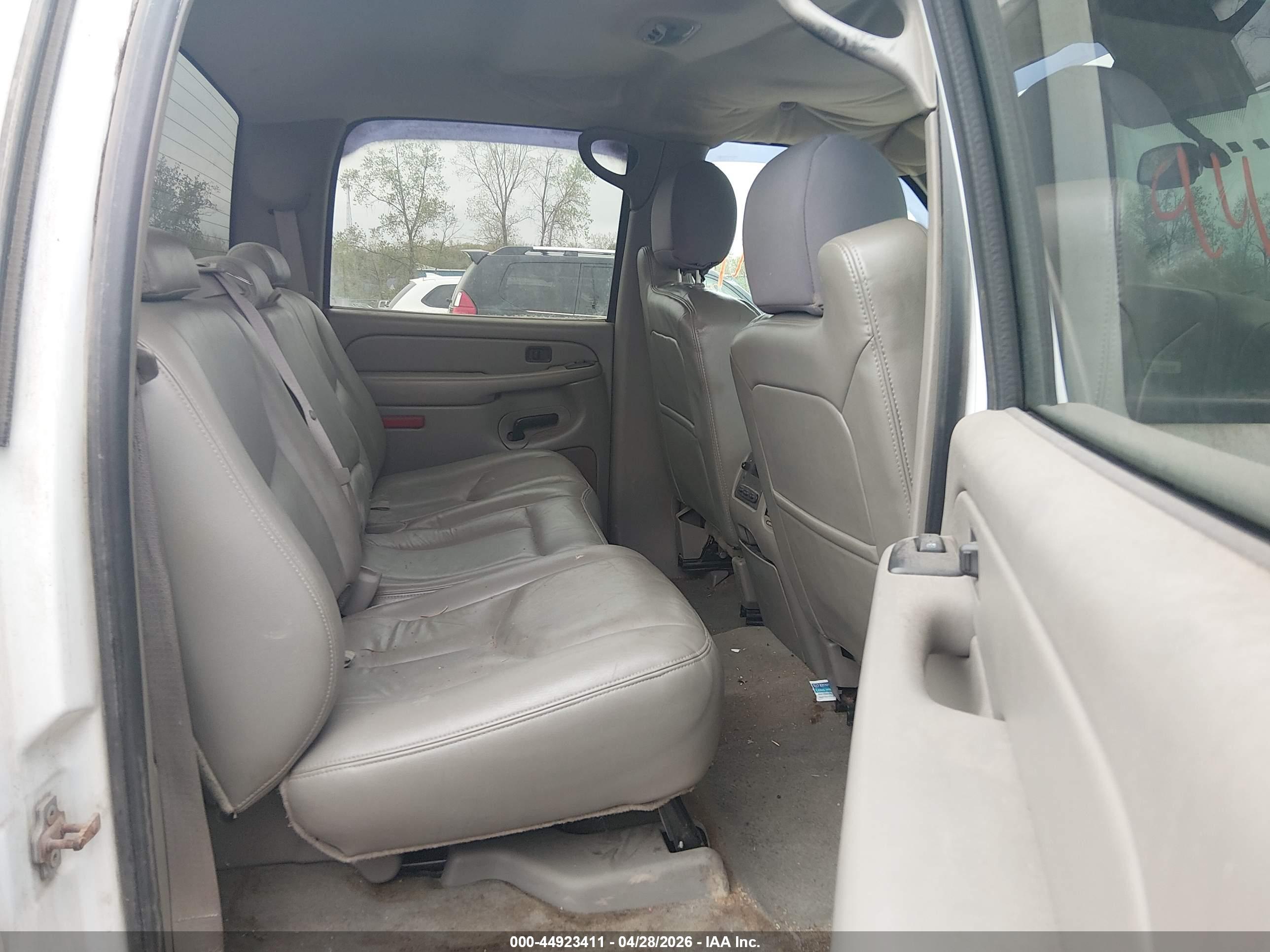 GMC SIERRA image 8