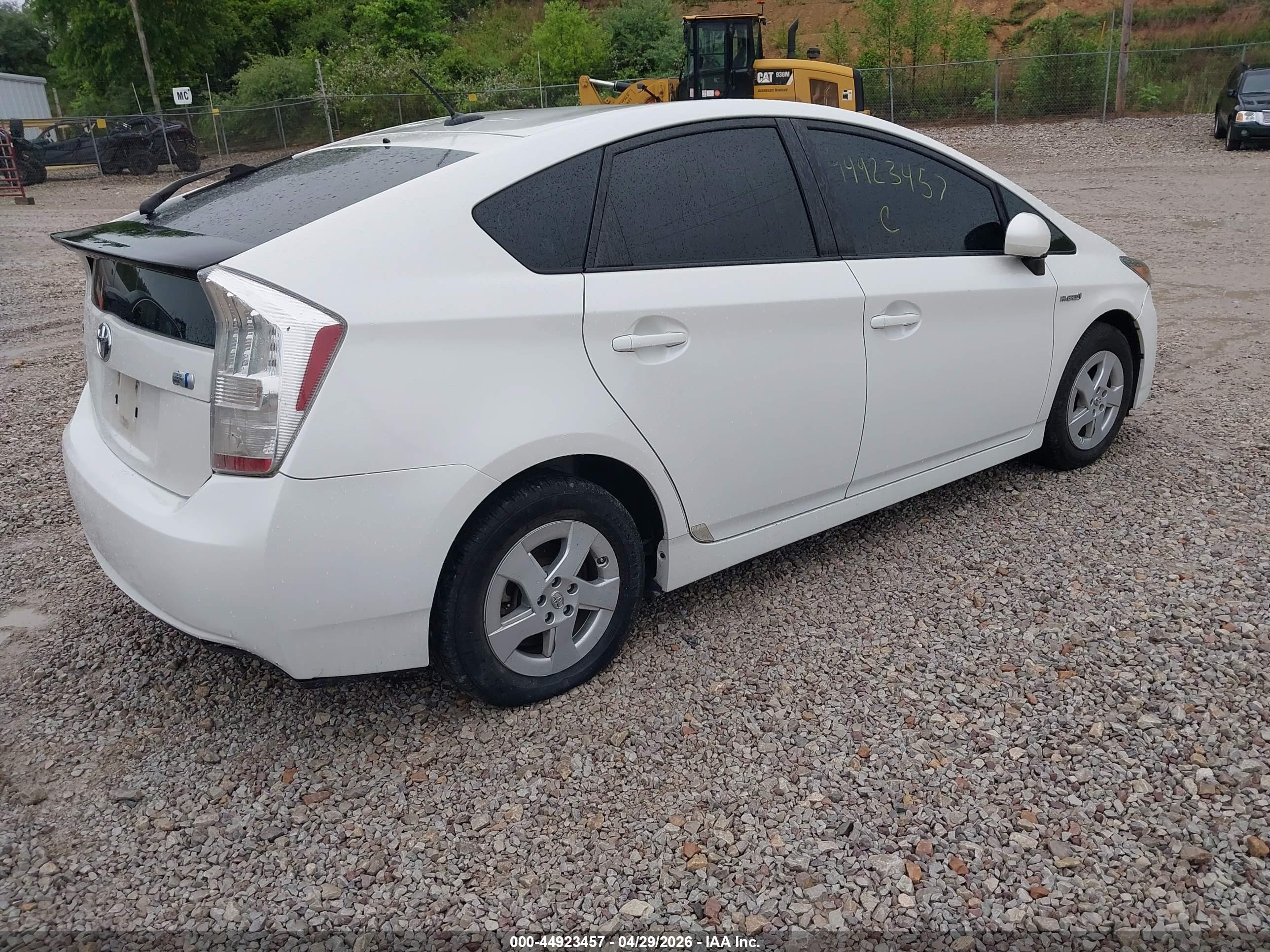 TOYOTA PRIUS image 4