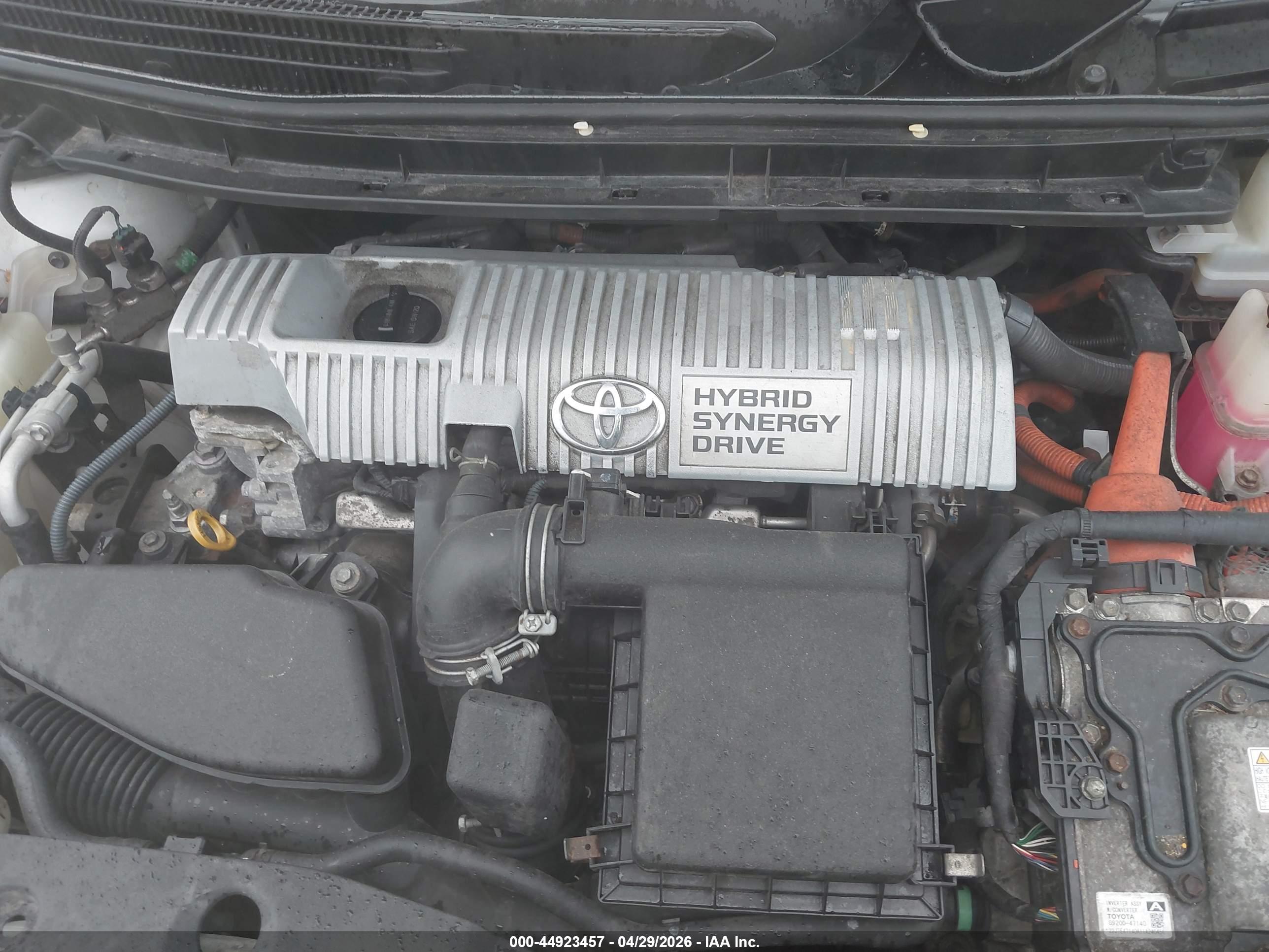 TOYOTA PRIUS image 6