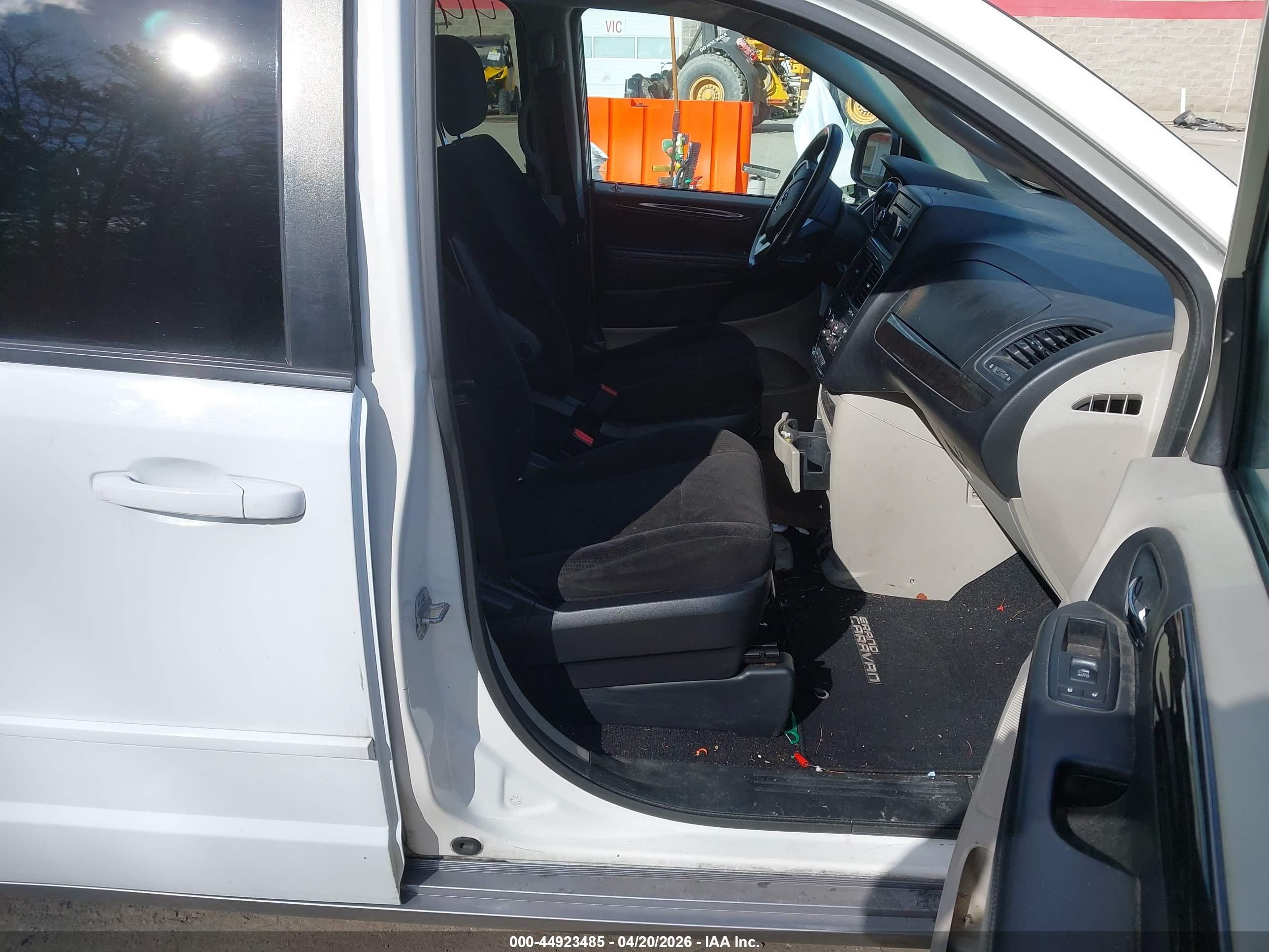 DODGE GRAND image 5