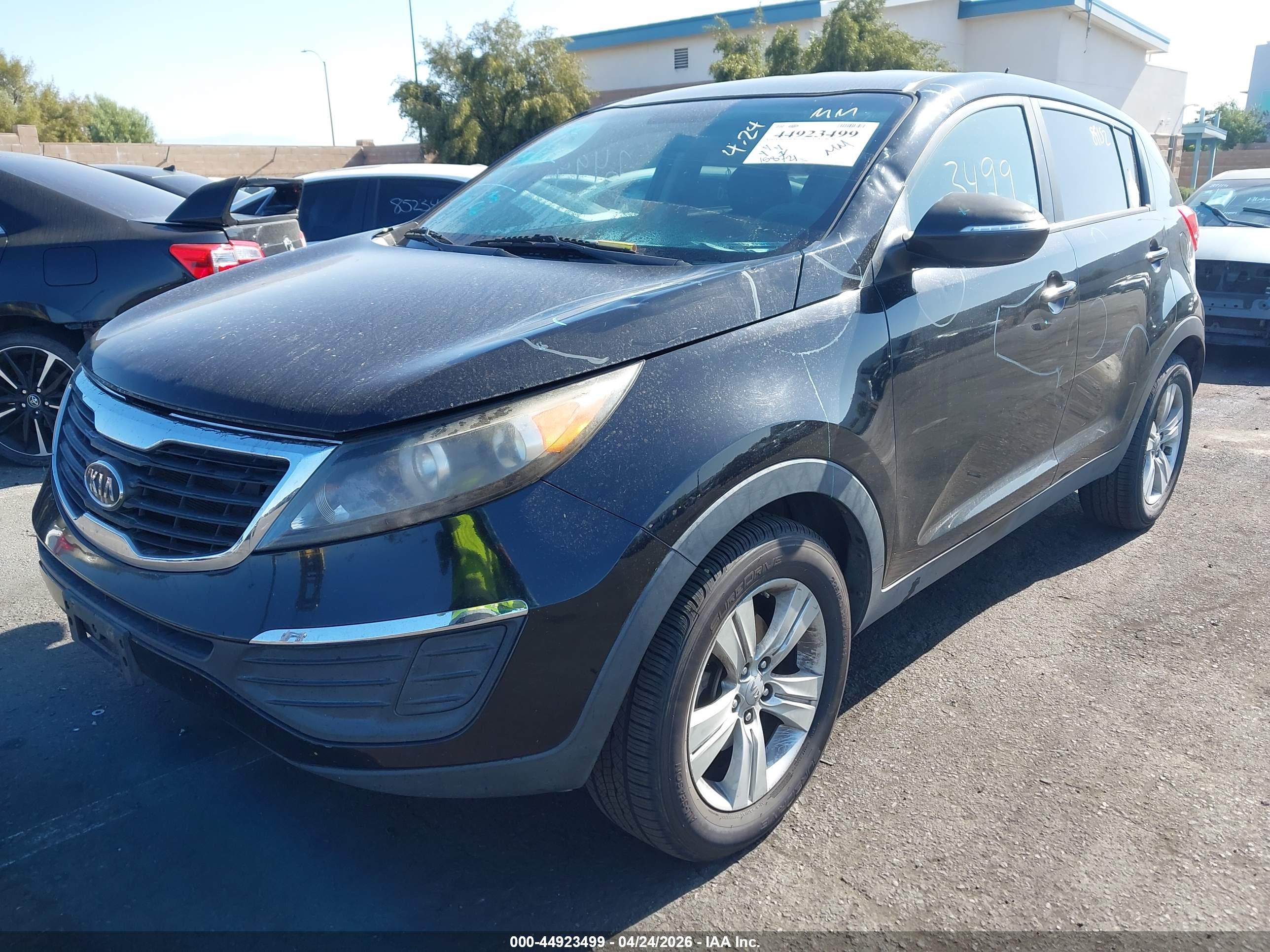 KIA SPORTAGE image 2