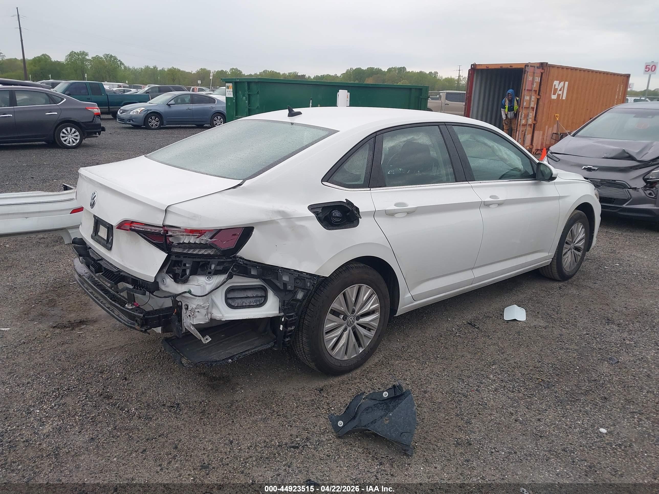 VOLKSWAGEN JETTA image 4