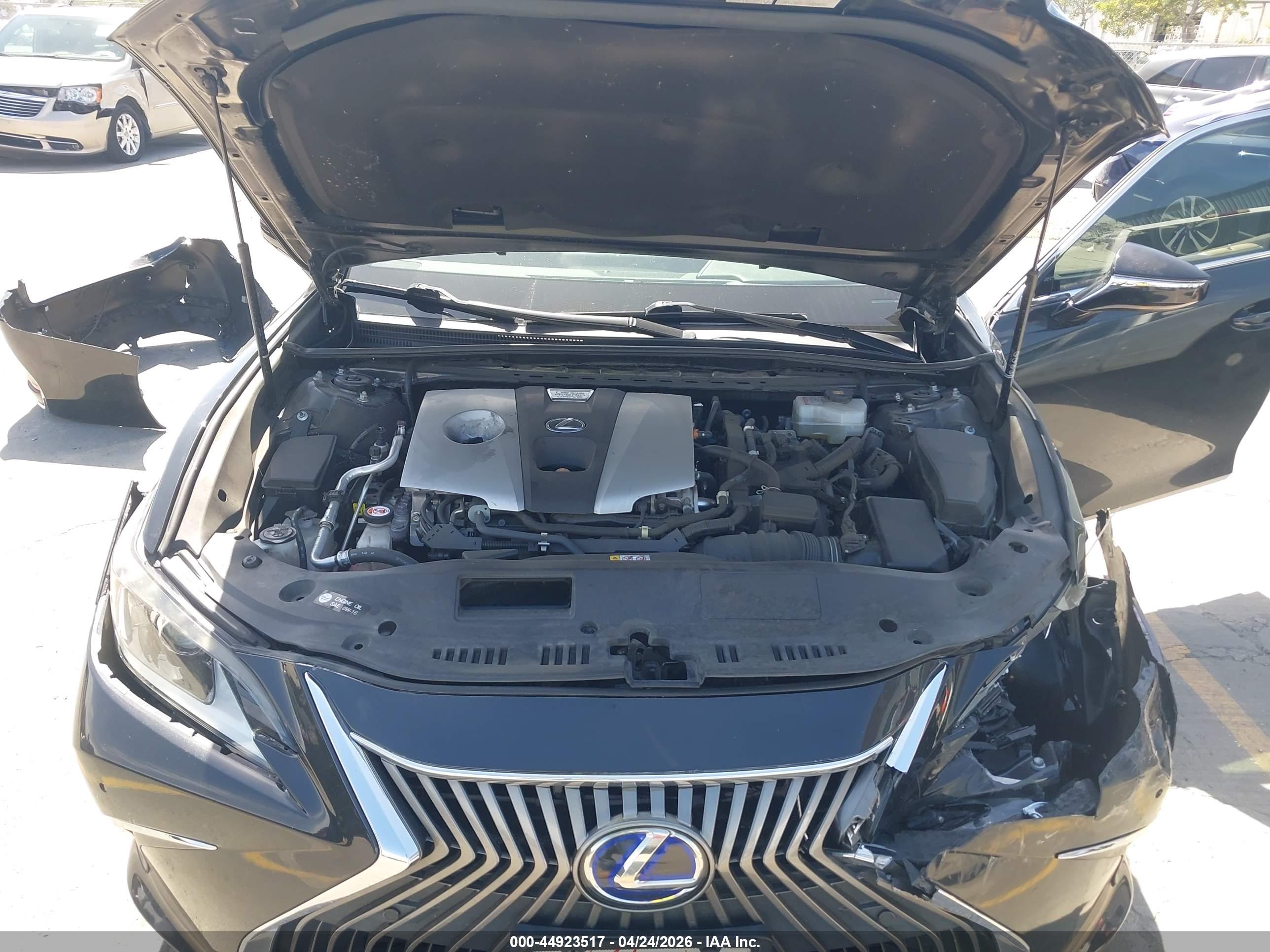 LEXUS ES image 10