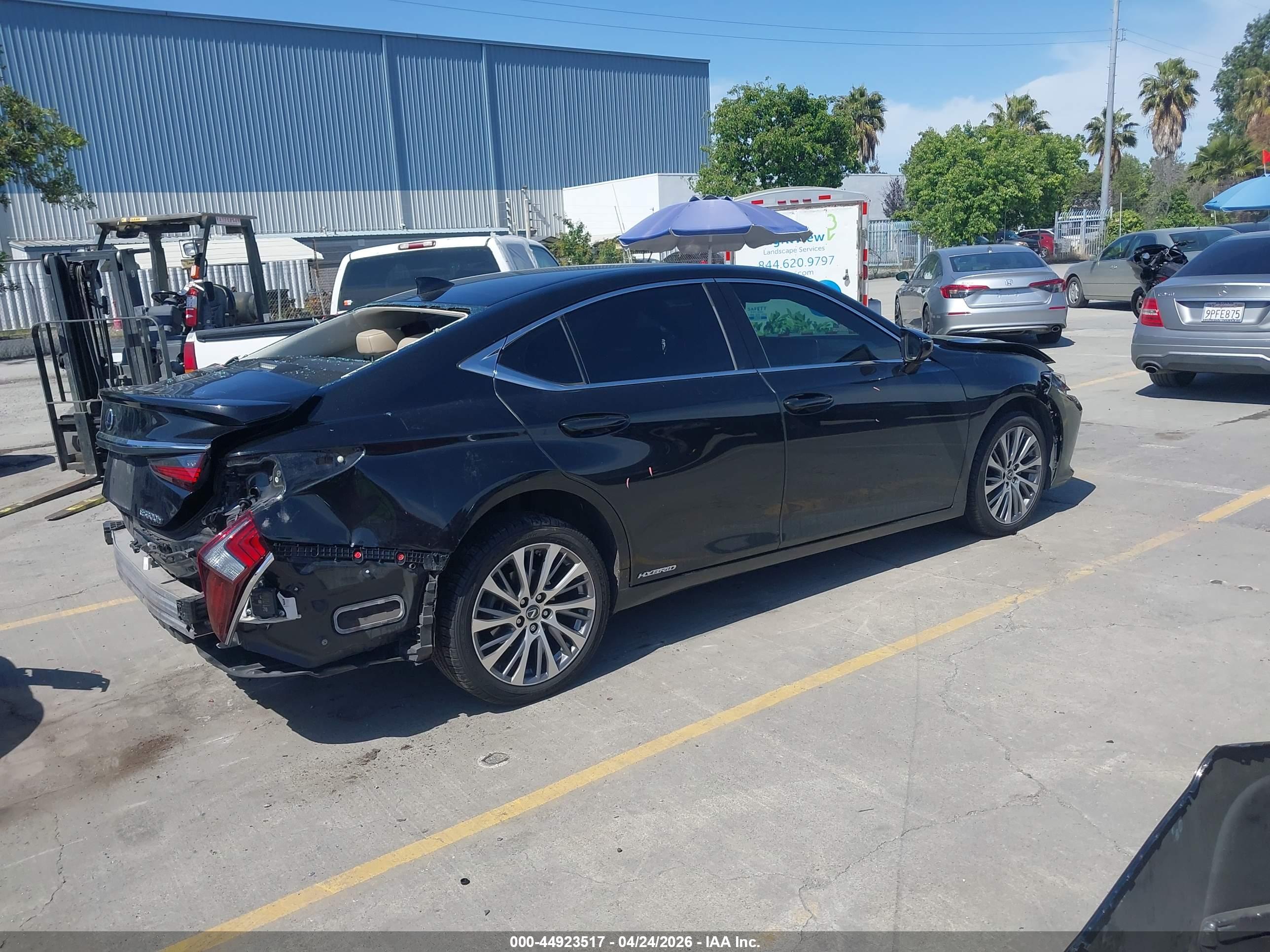 LEXUS ES image 4