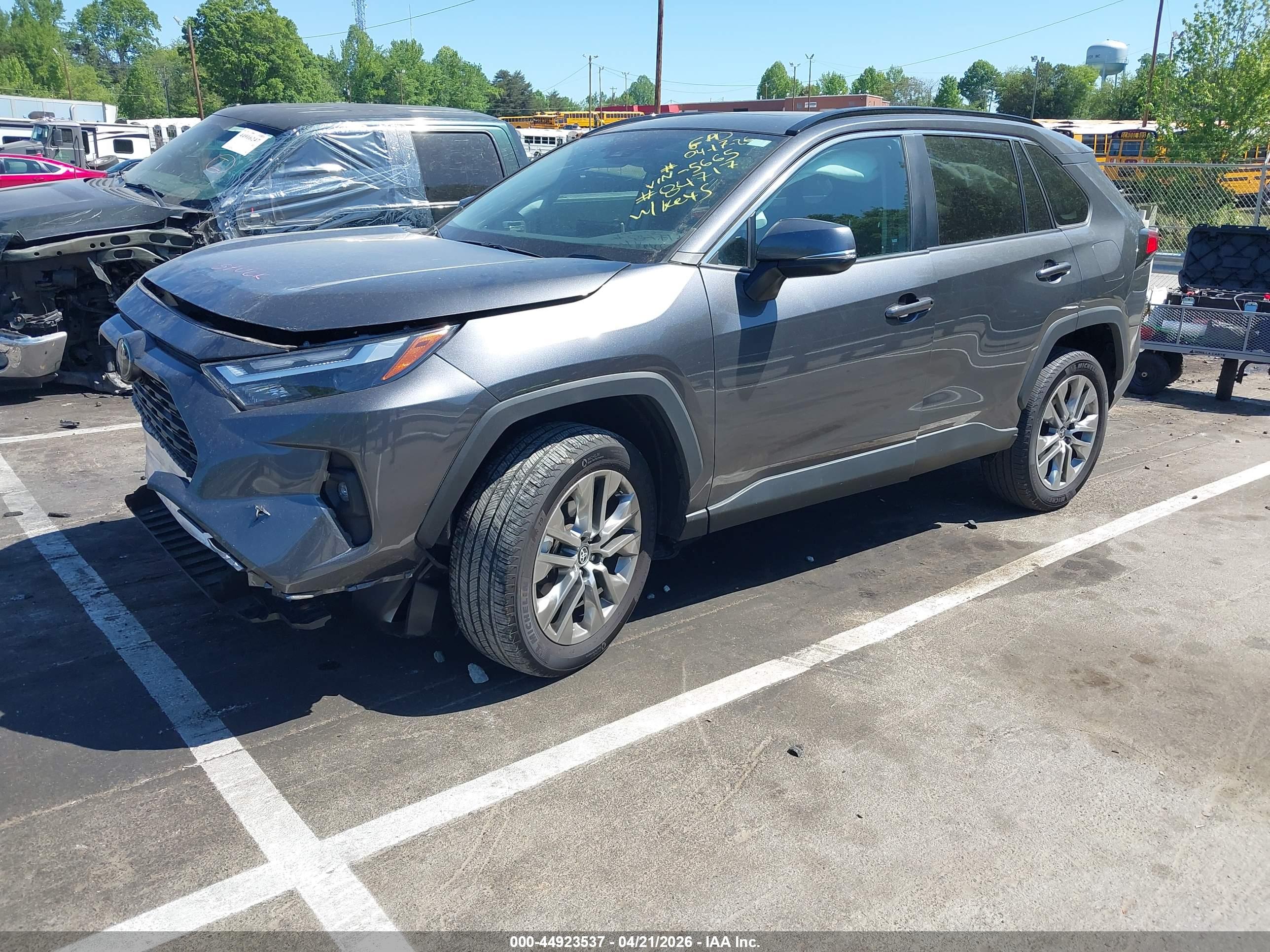 TOYOTA RAV4 image 2