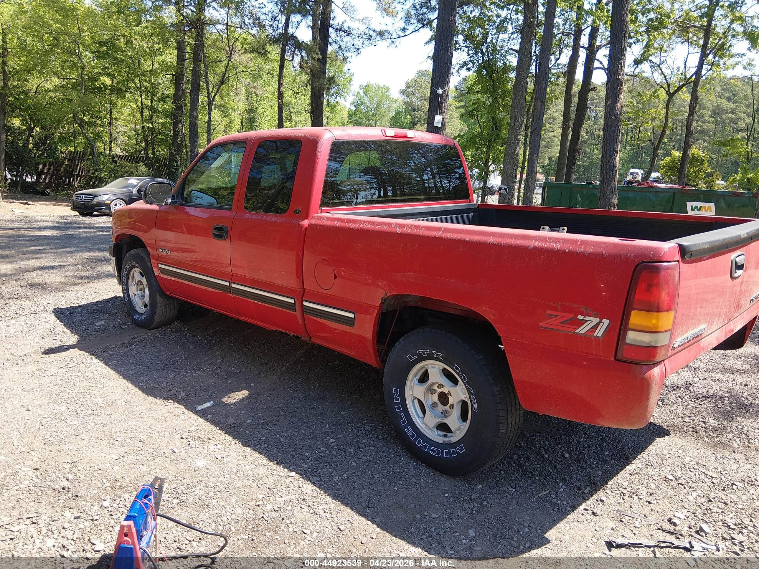 CHEVROLET SILVERADO image 3