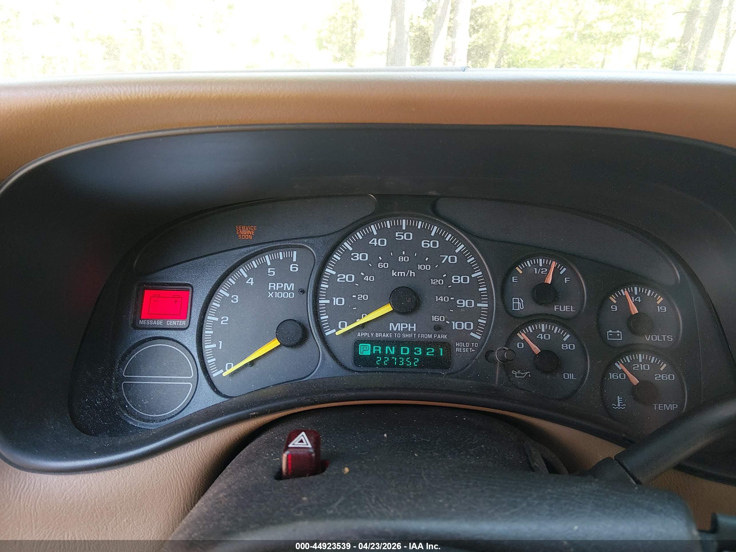 CHEVROLET SILVERADO image 7